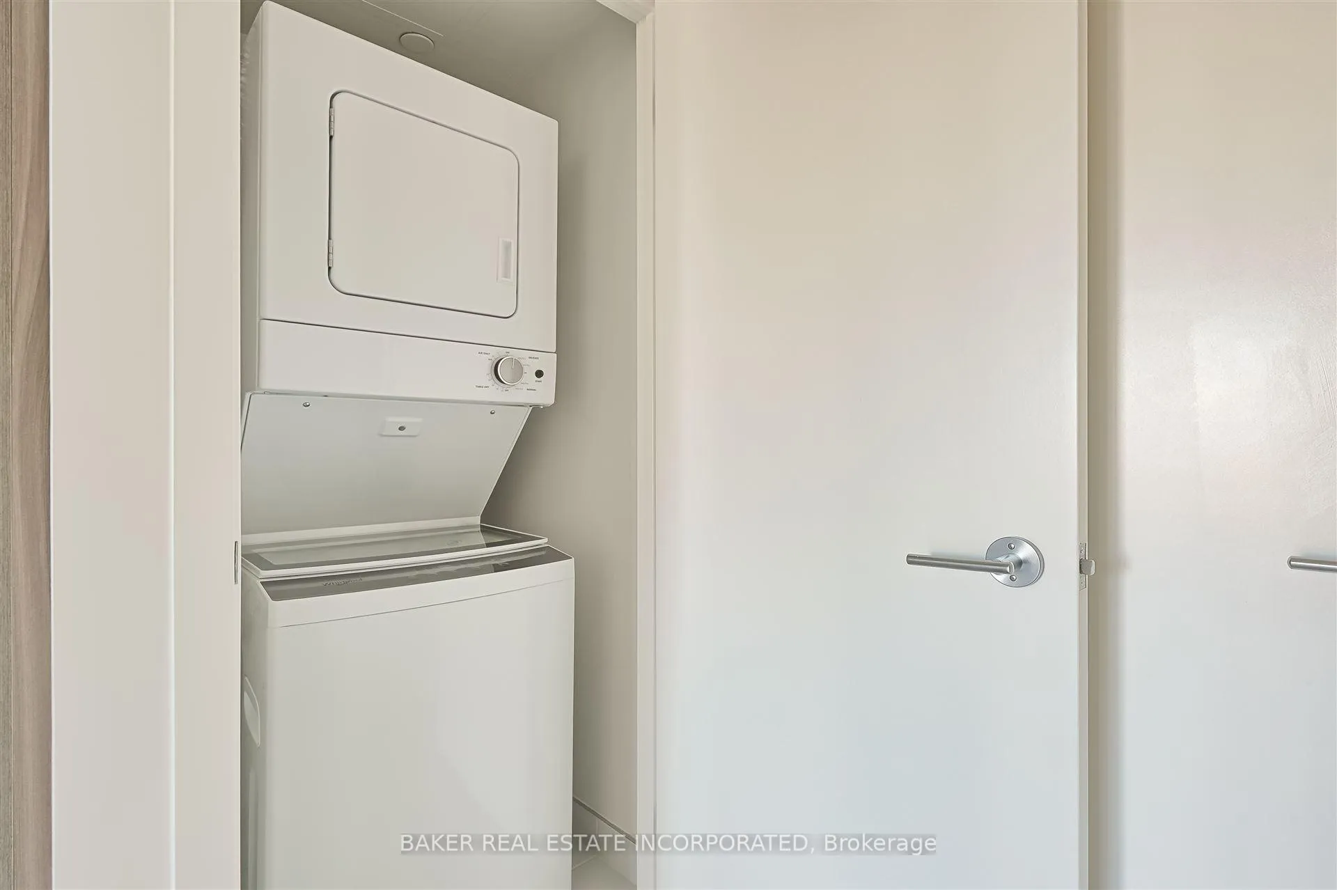 Photo 13 of Unit 2906, 223 Redpath Avenue, Toronto, Mount Pleasant West — HOMEH