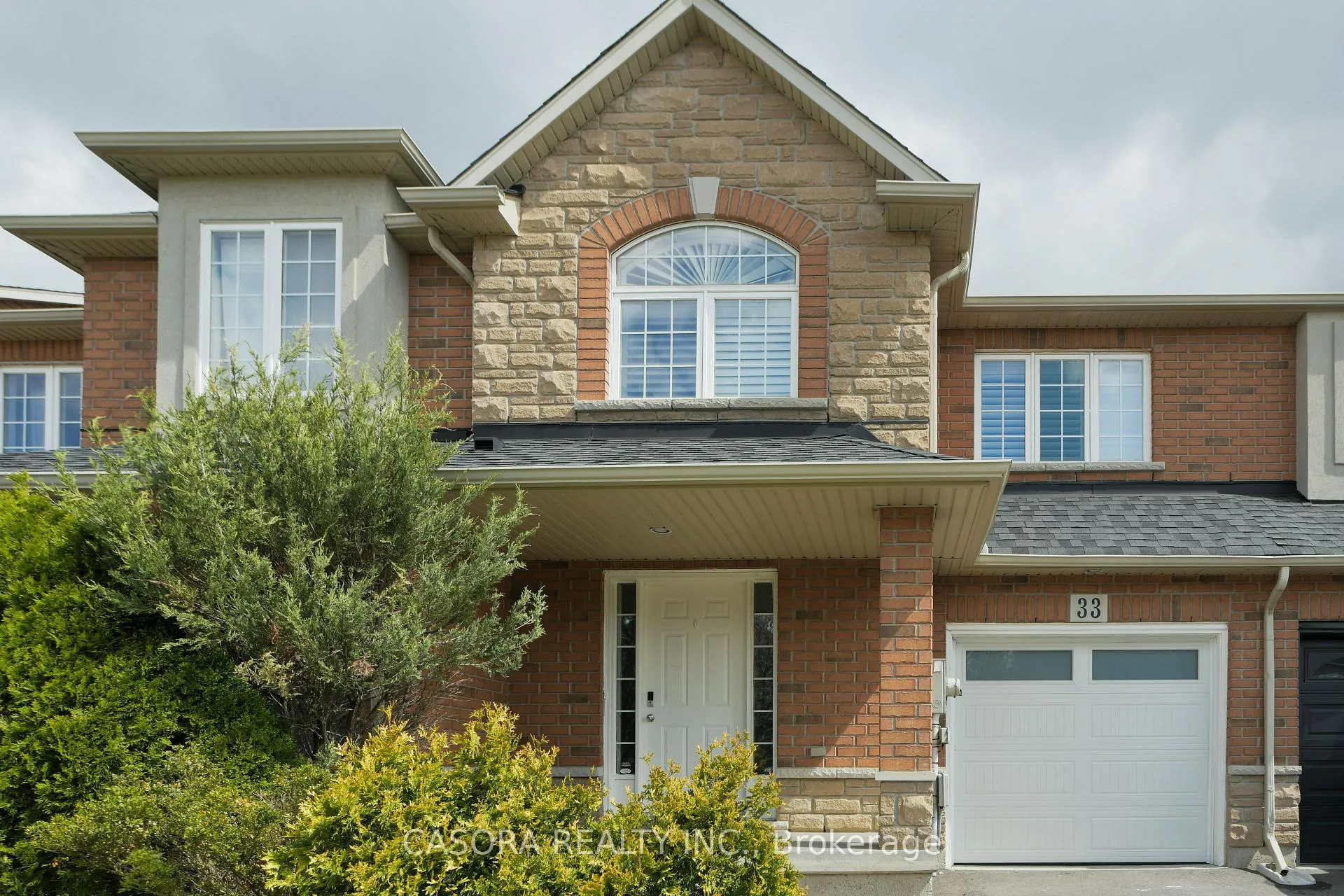 Photo 2 of 33 Hannon Crescent, Hamilton, Rural Glanbrook — HOMEH