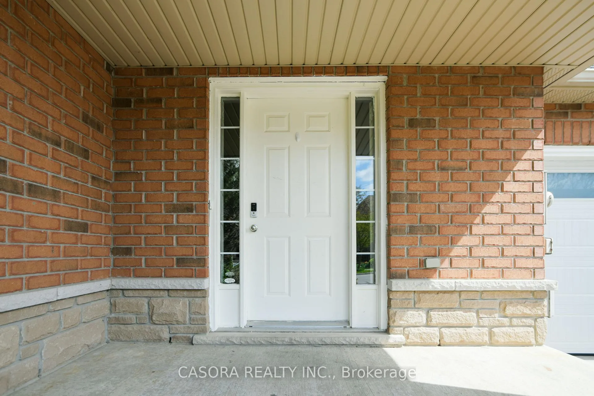 Photo 3 of 33 Hannon Crescent, Hamilton, Rural Glanbrook — HOMEH