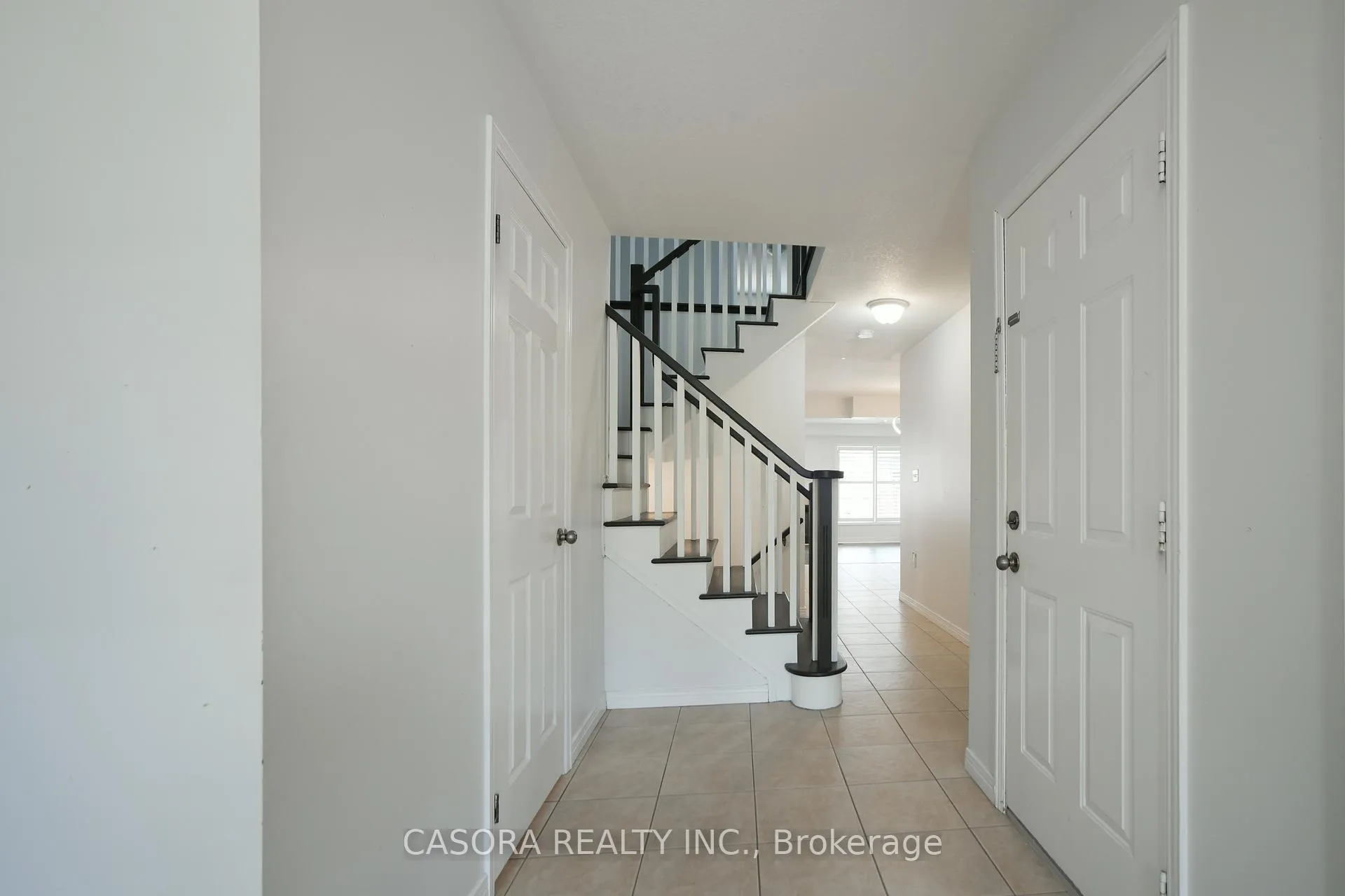 Photo 4 of 33 Hannon Crescent, Hamilton, Rural Glanbrook — HOMEH