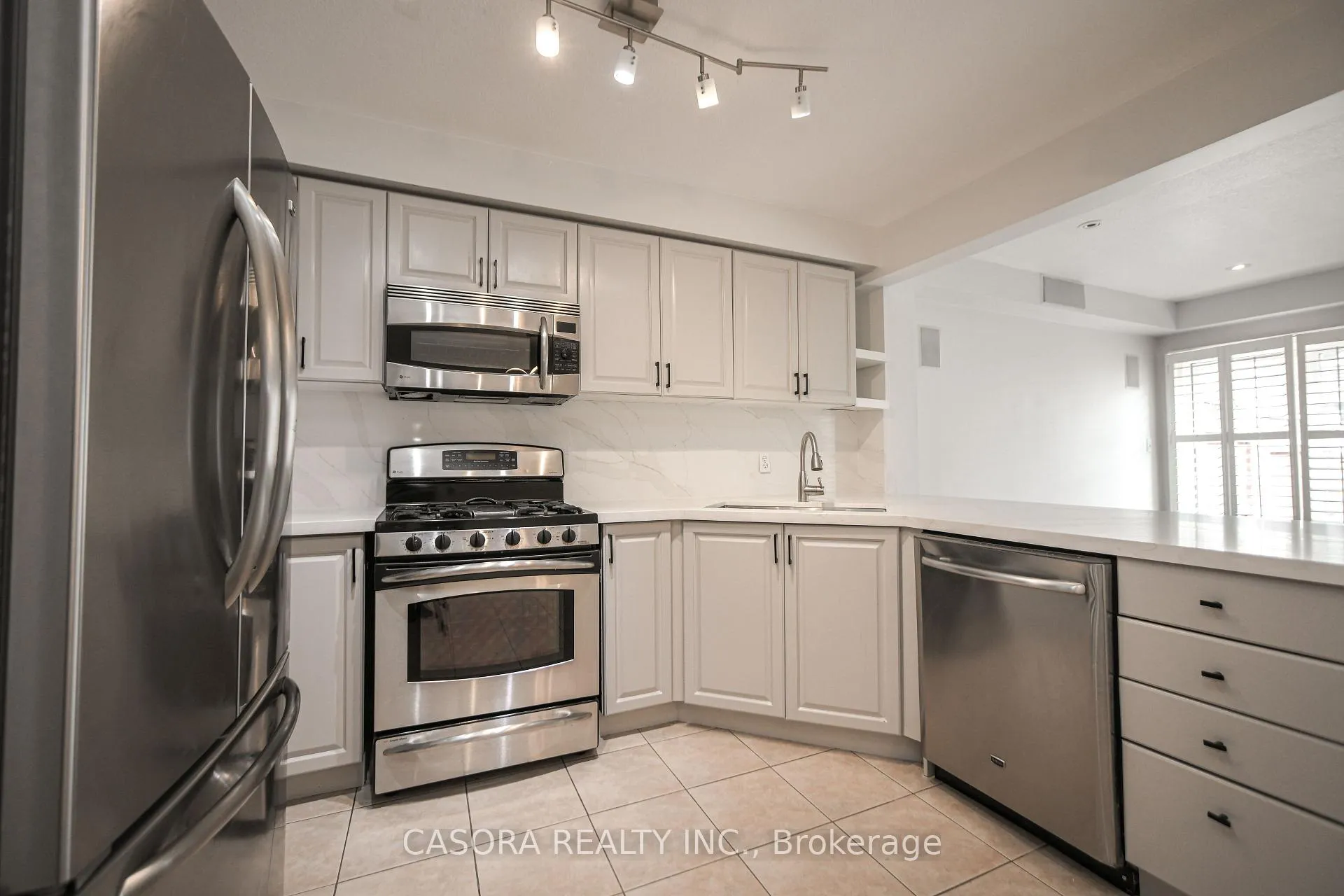 Photo 14 of 33 Hannon Crescent, Hamilton, Rural Glanbrook — HOMEH