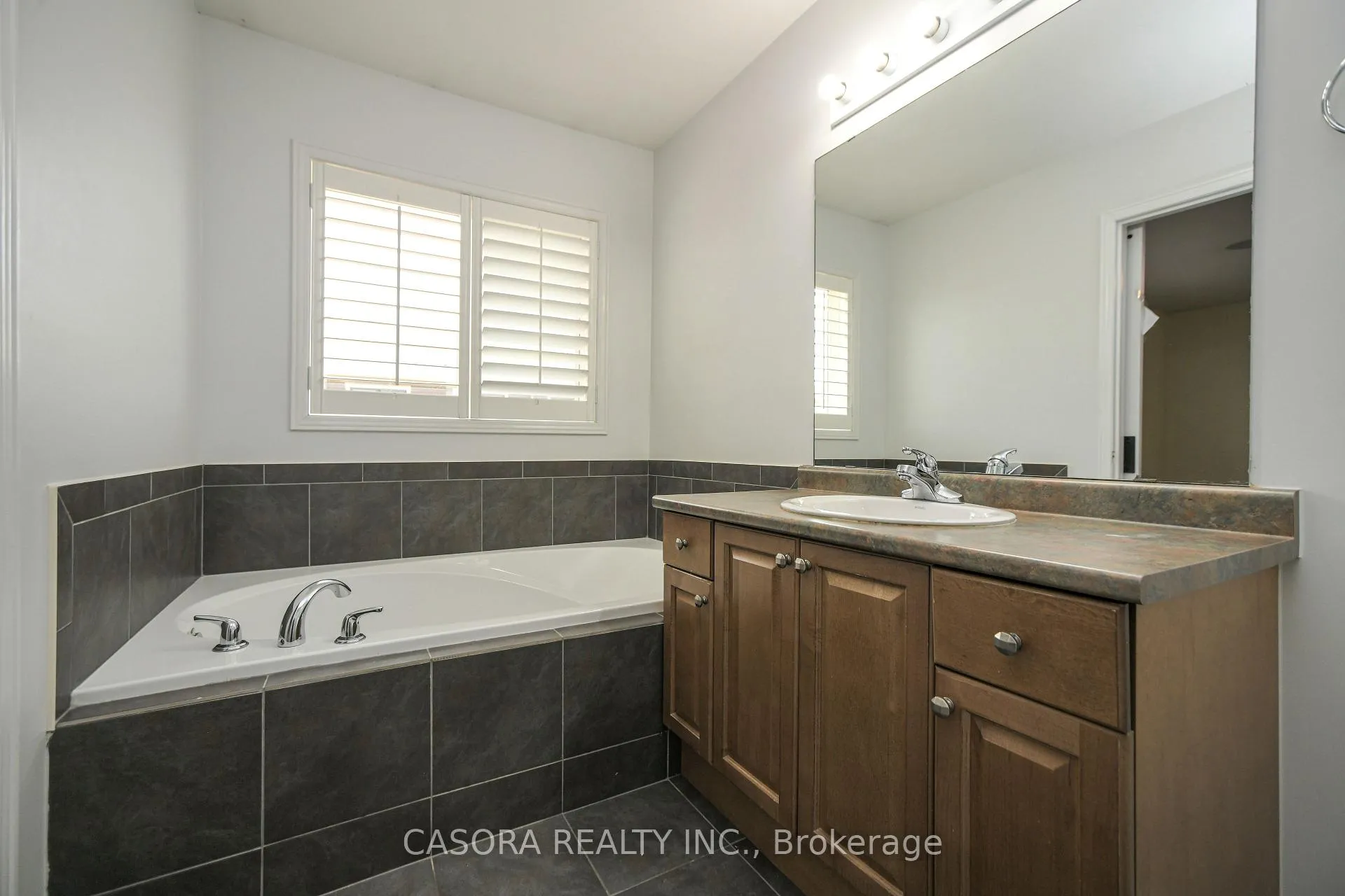 Photo 23 of 33 Hannon Crescent, Hamilton, Rural Glanbrook — HOMEH