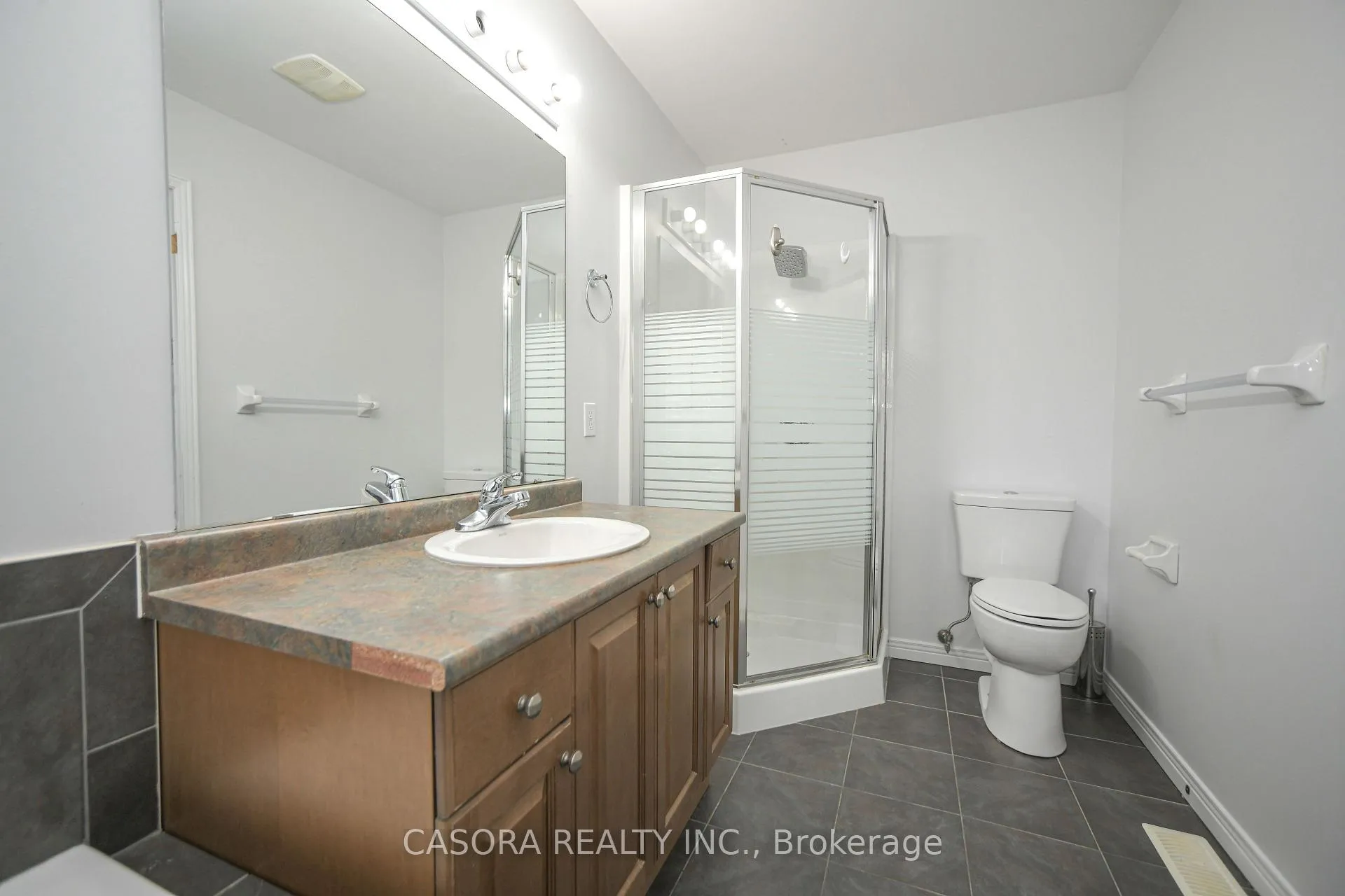 Photo 24 of 33 Hannon Crescent, Hamilton, Rural Glanbrook — HOMEH