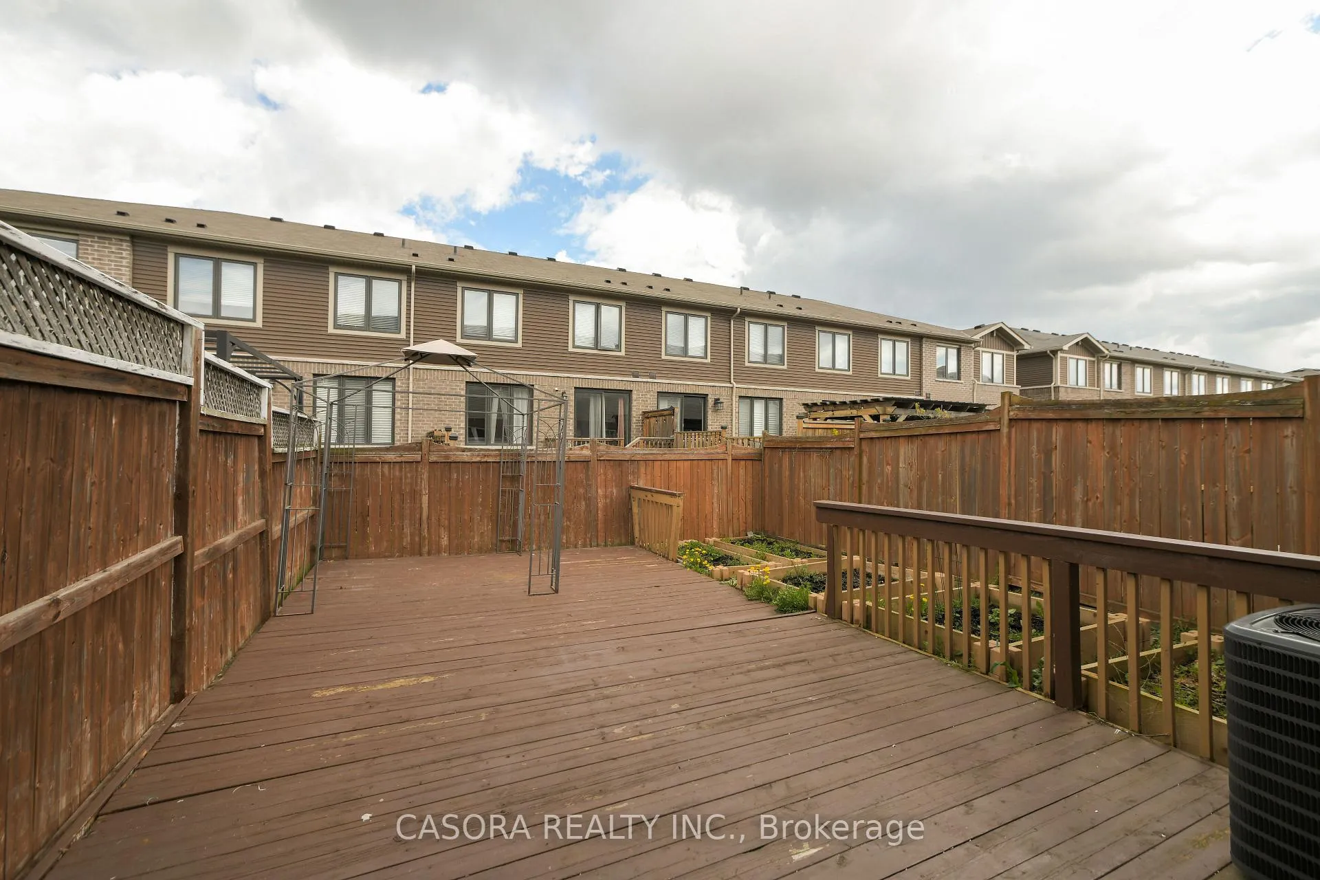 Photo 43 of 33 Hannon Crescent, Hamilton, Rural Glanbrook — HOMEH
