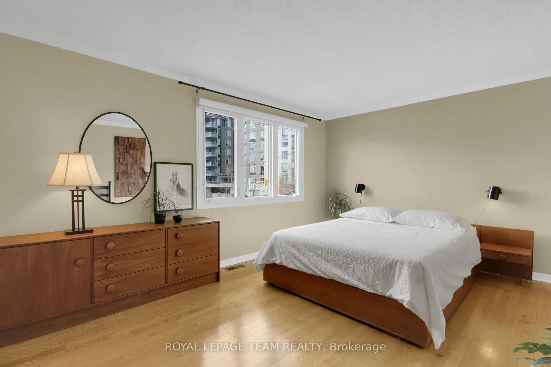 Photo 11 of 431 Roosevelt Avenue, Ottawa, McKellar/Highland — HOMEH