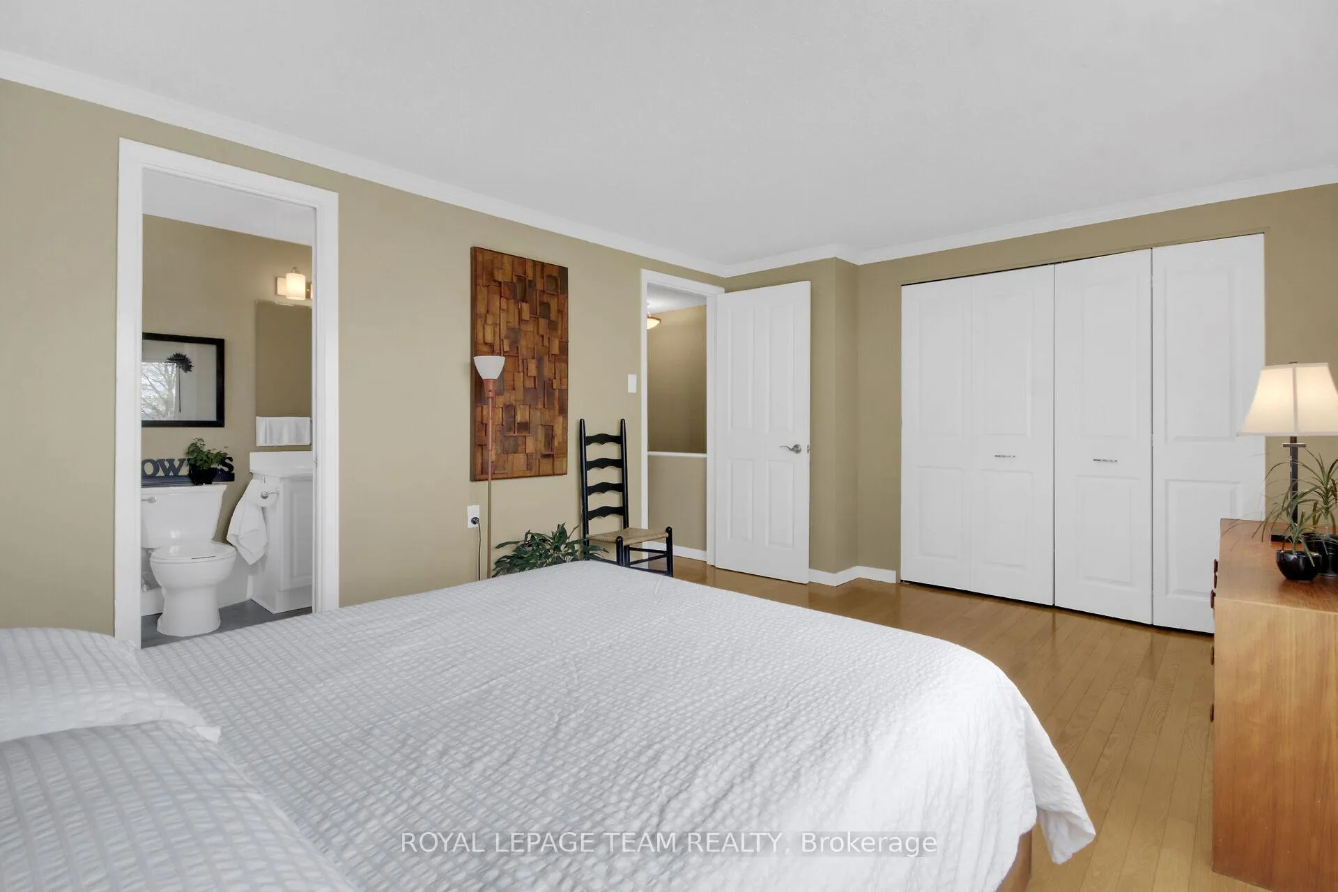 Photo 12 of 431 Roosevelt Avenue, Ottawa, McKellar/Highland — HOMEH