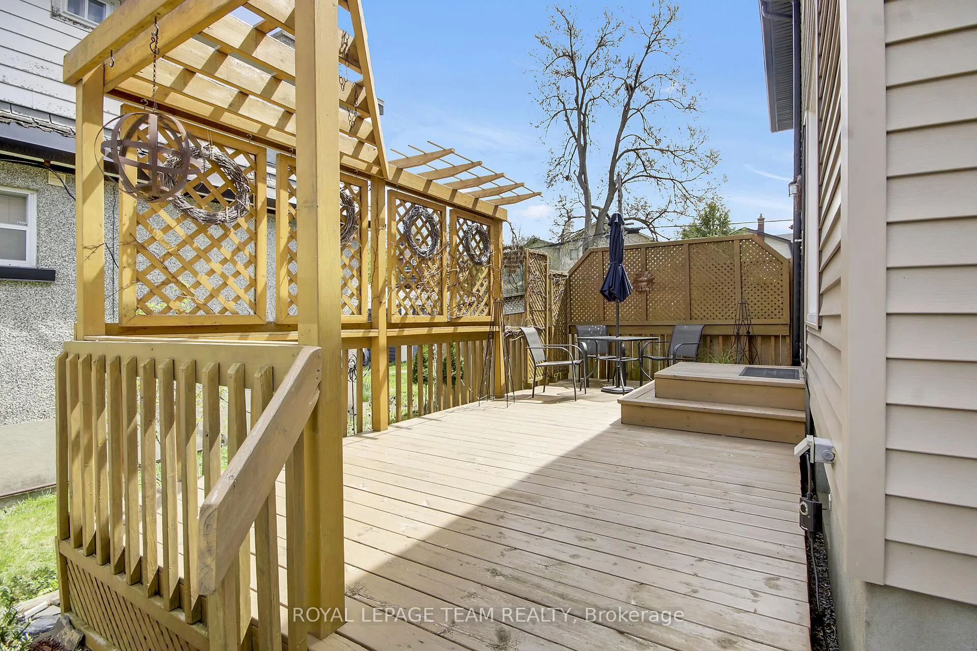 Photo 21 of 431 Roosevelt Avenue, Ottawa, McKellar/Highland — HOMEH