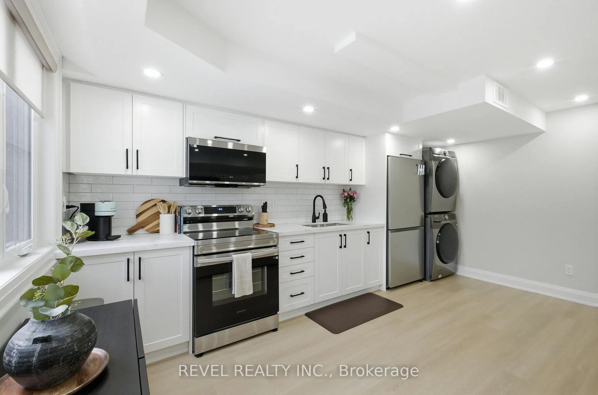 Photo 5 of 69 Pine Gate Place, Whitby, Williamsburg — HOMEH