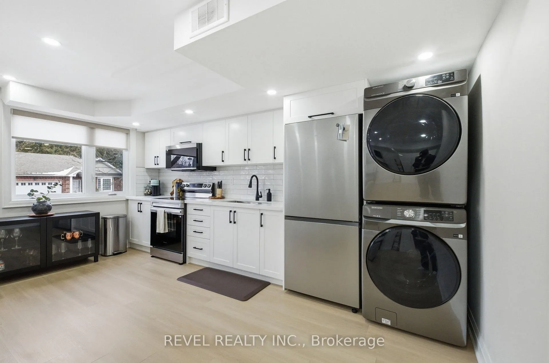Photo 6 of 69 Pine Gate Place, Whitby, Williamsburg — HOMEH