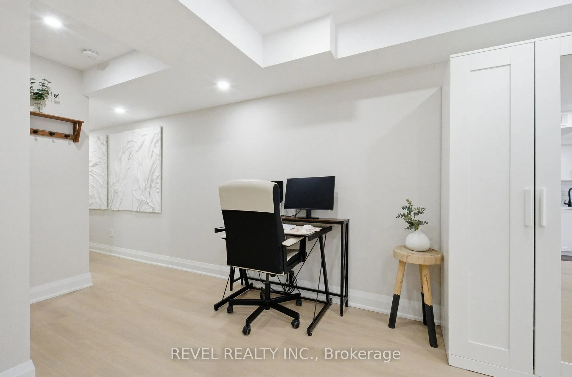 Photo 13 of 69 Pine Gate Place, Whitby, Williamsburg — HOMEH