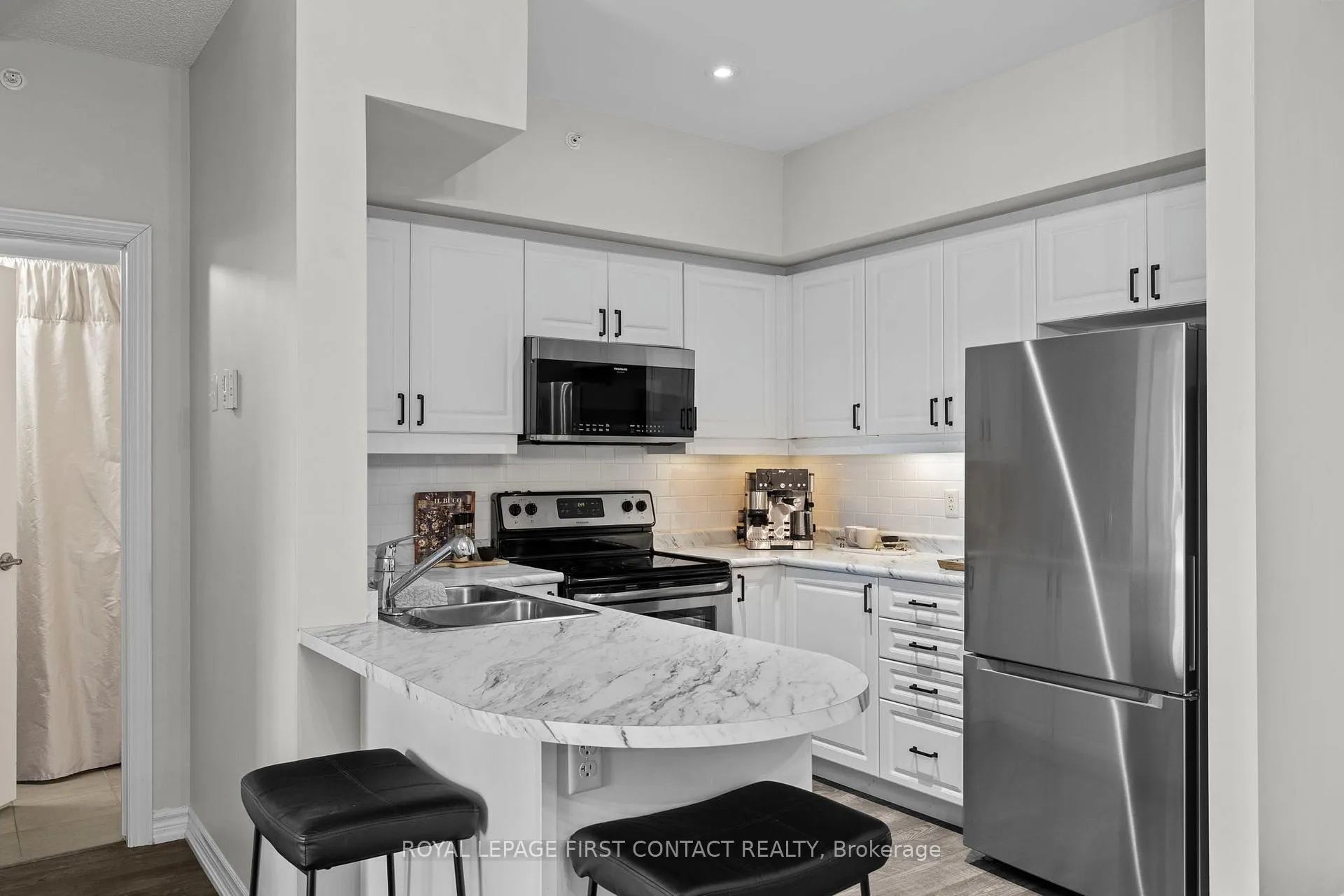 Photo 12 of Unit 309, 42 Ferndale Drive S, Barrie, Ardagh — HOMEH