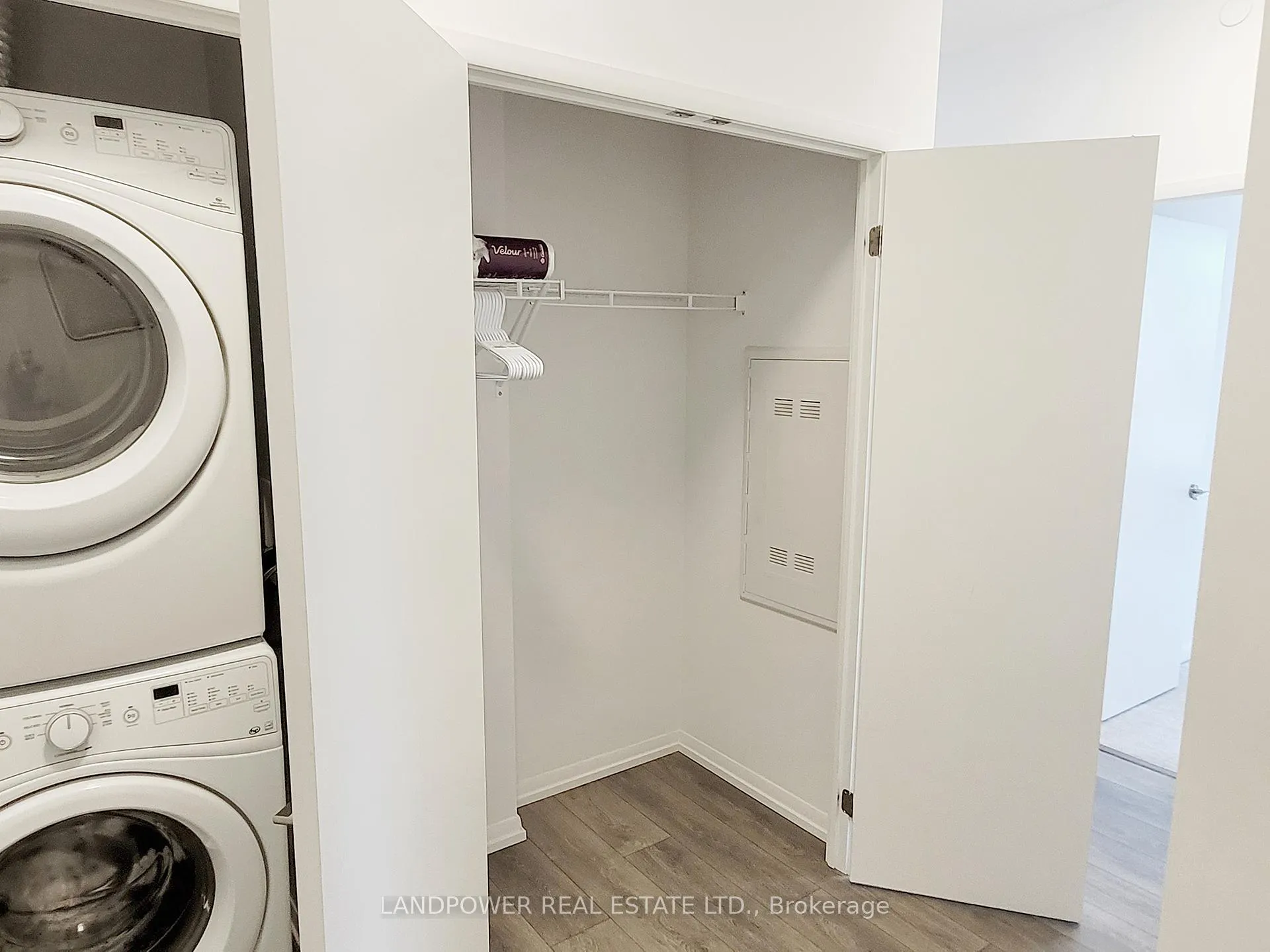 Photo 2 of Unit 227, 540 Bur Oak Avenue, Markham, Berczy — HOMEH