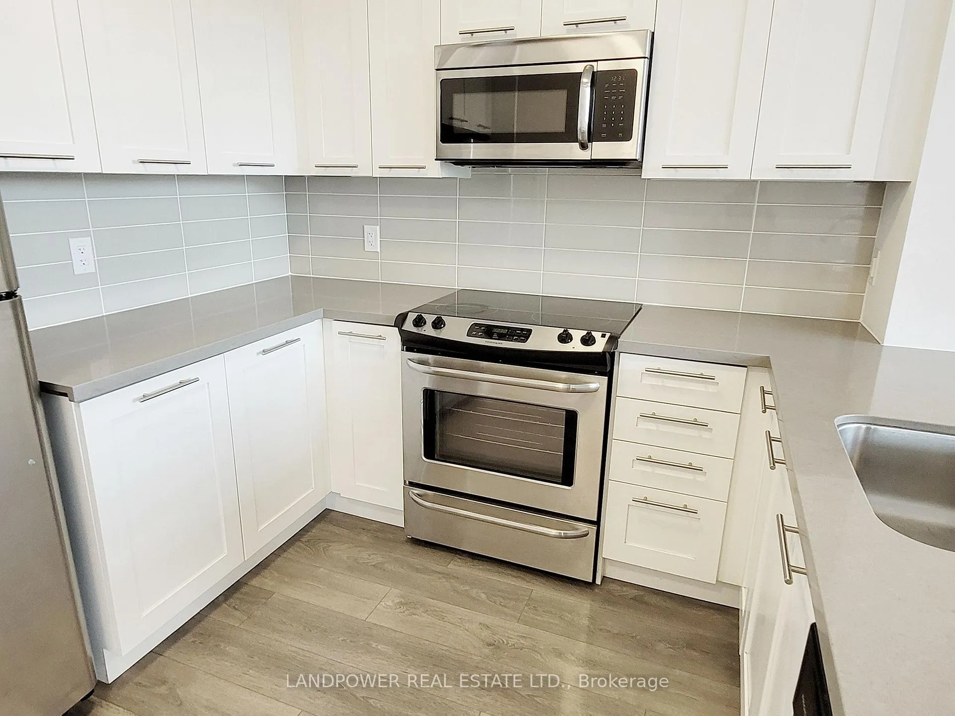 Photo 4 of Unit 227, 540 Bur Oak Avenue, Markham, Berczy — HOMEH
