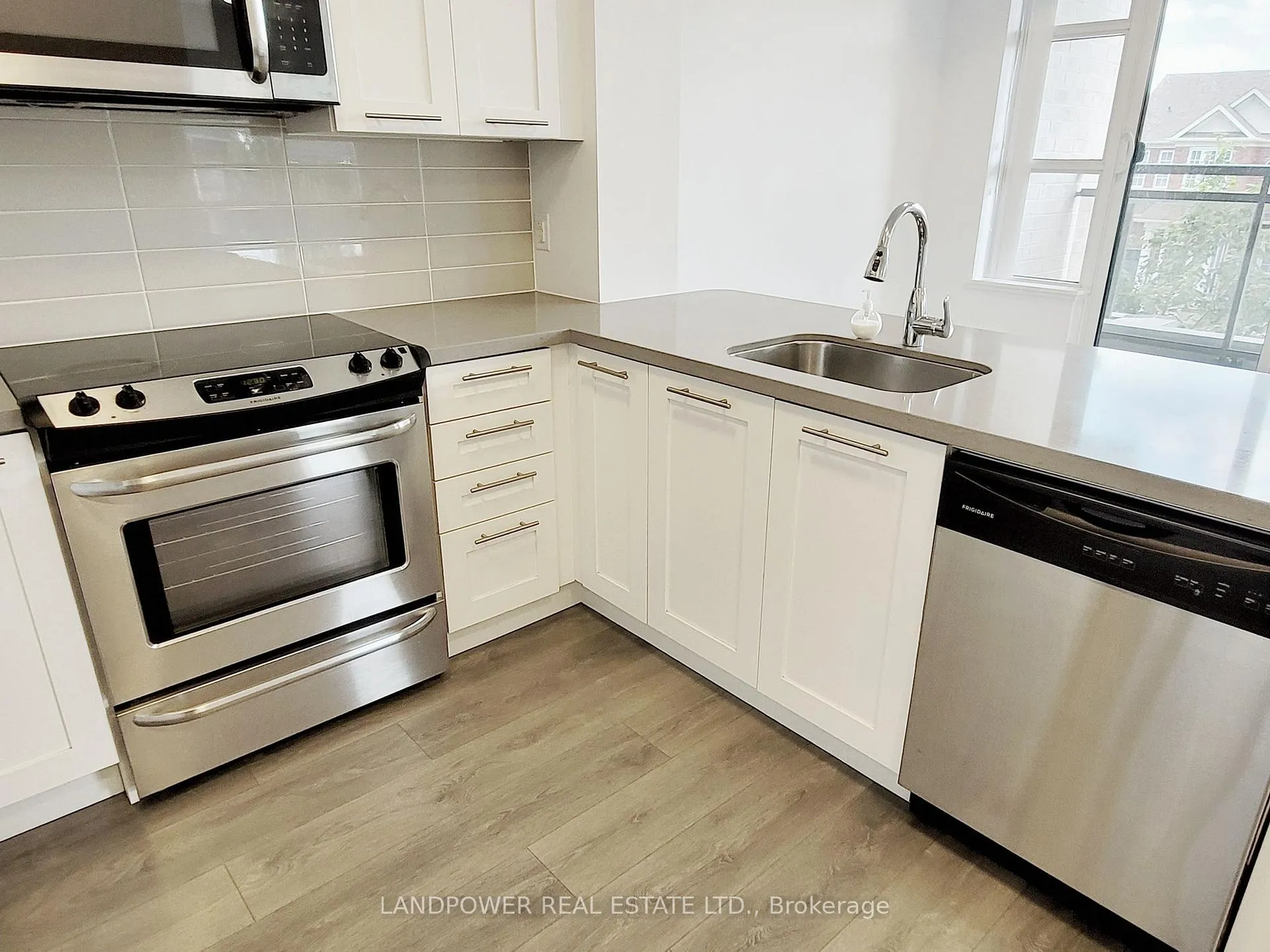Photo 6 of Unit 227, 540 Bur Oak Avenue, Markham, Berczy — HOMEH