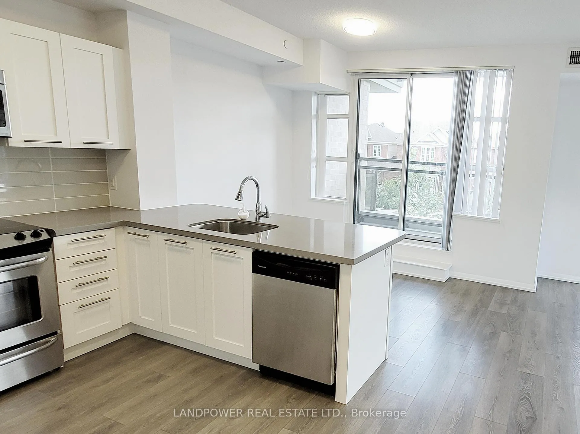 Photo 7 of Unit 227, 540 Bur Oak Avenue, Markham, Berczy — HOMEH