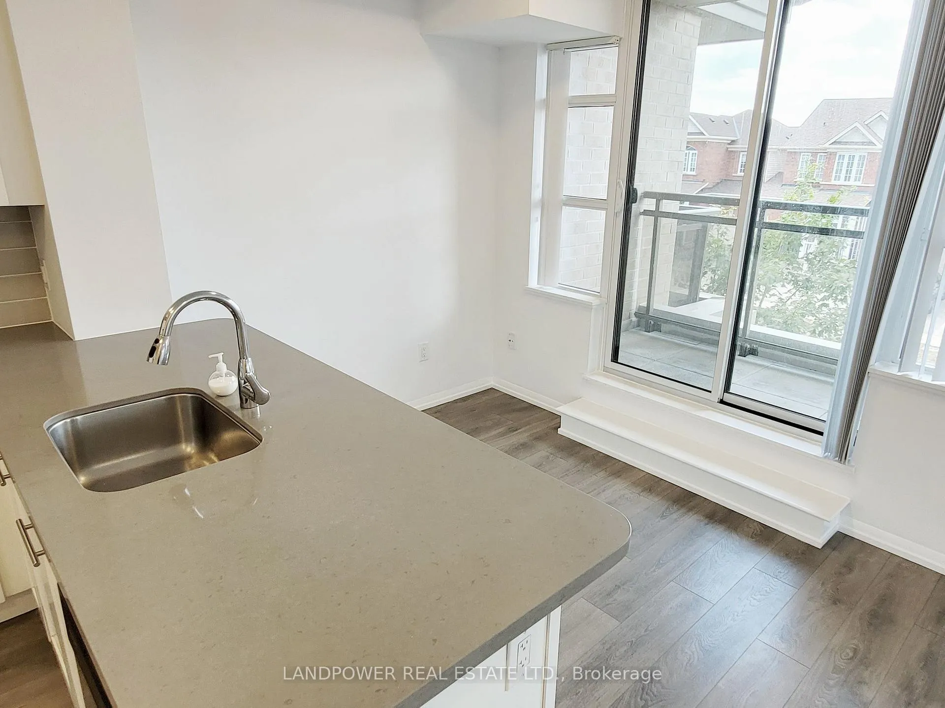 Photo 9 of Unit 227, 540 Bur Oak Avenue, Markham, Berczy — HOMEH