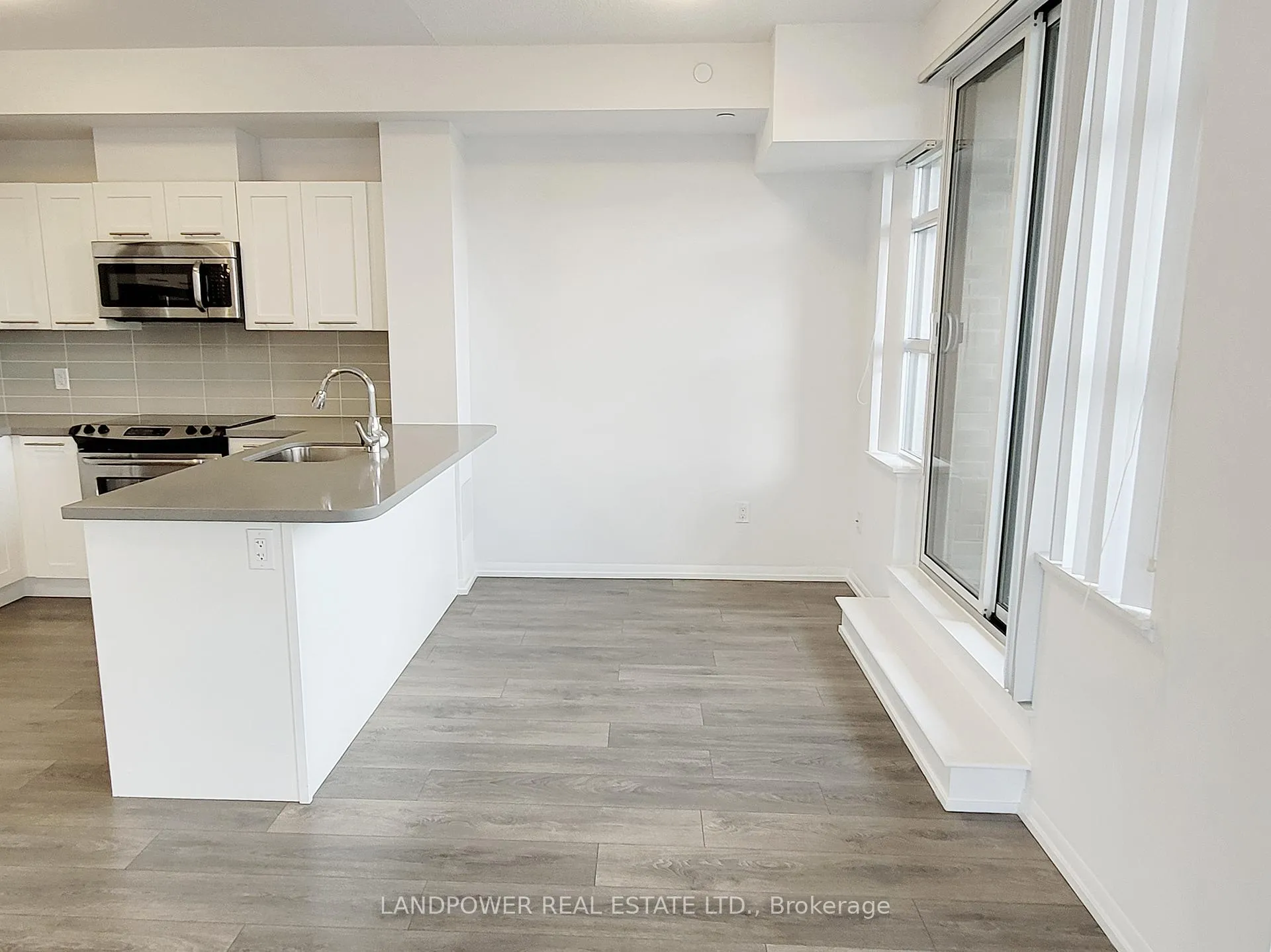 Photo 11 of Unit 227, 540 Bur Oak Avenue, Markham, Berczy — HOMEH