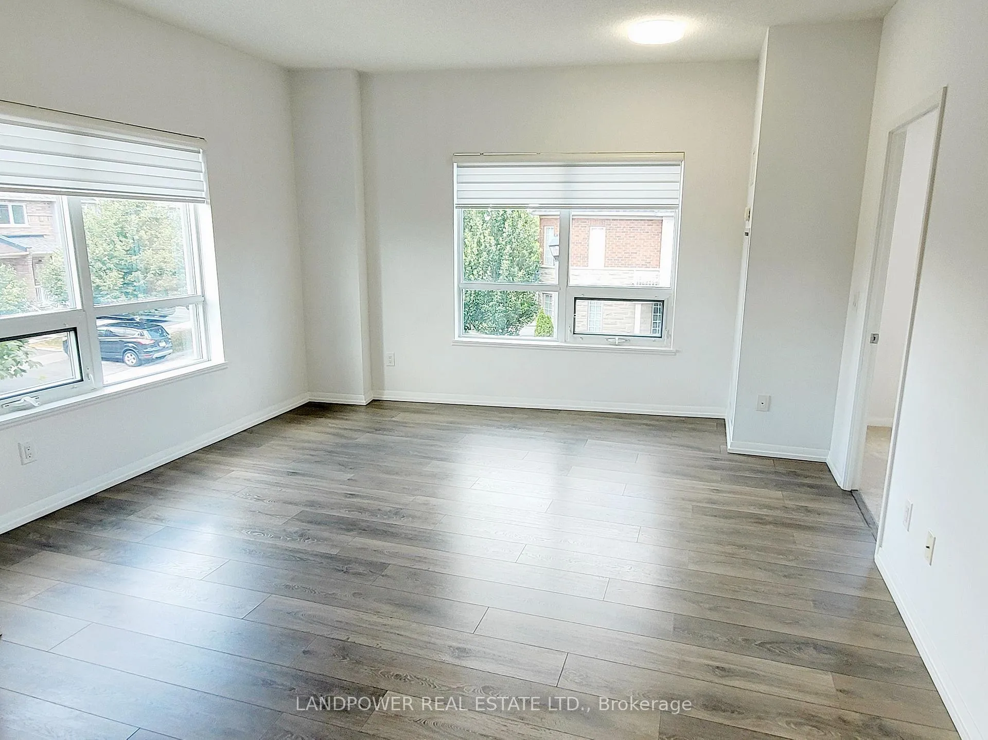 Photo 13 of Unit 227, 540 Bur Oak Avenue, Markham, Berczy — HOMEH