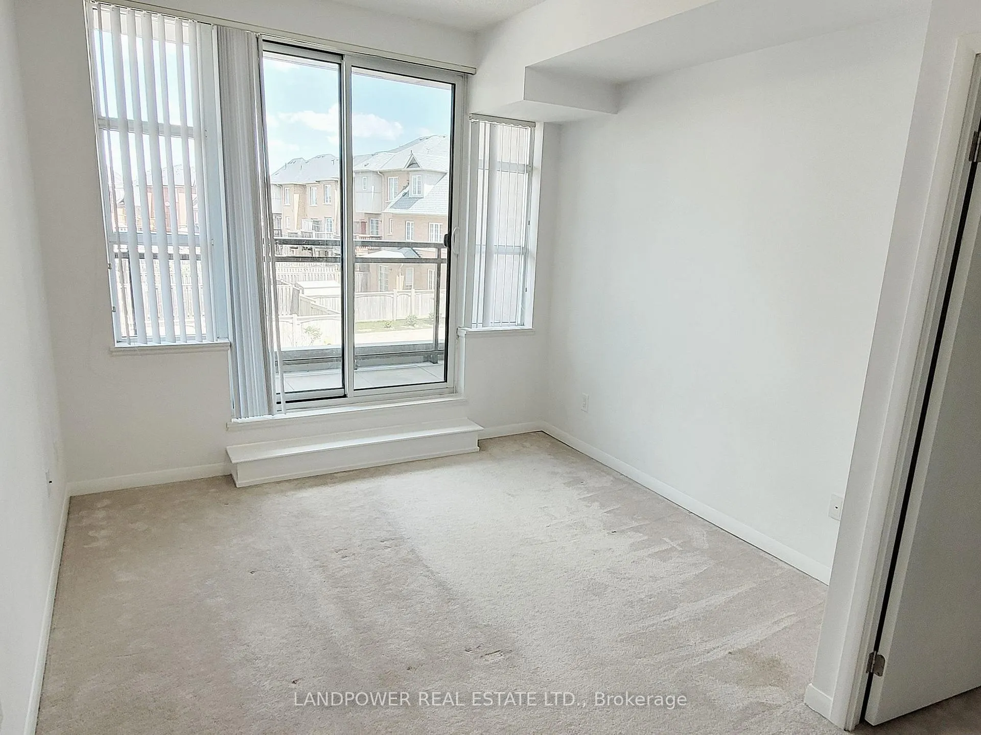 Photo 15 of Unit 227, 540 Bur Oak Avenue, Markham, Berczy — HOMEH