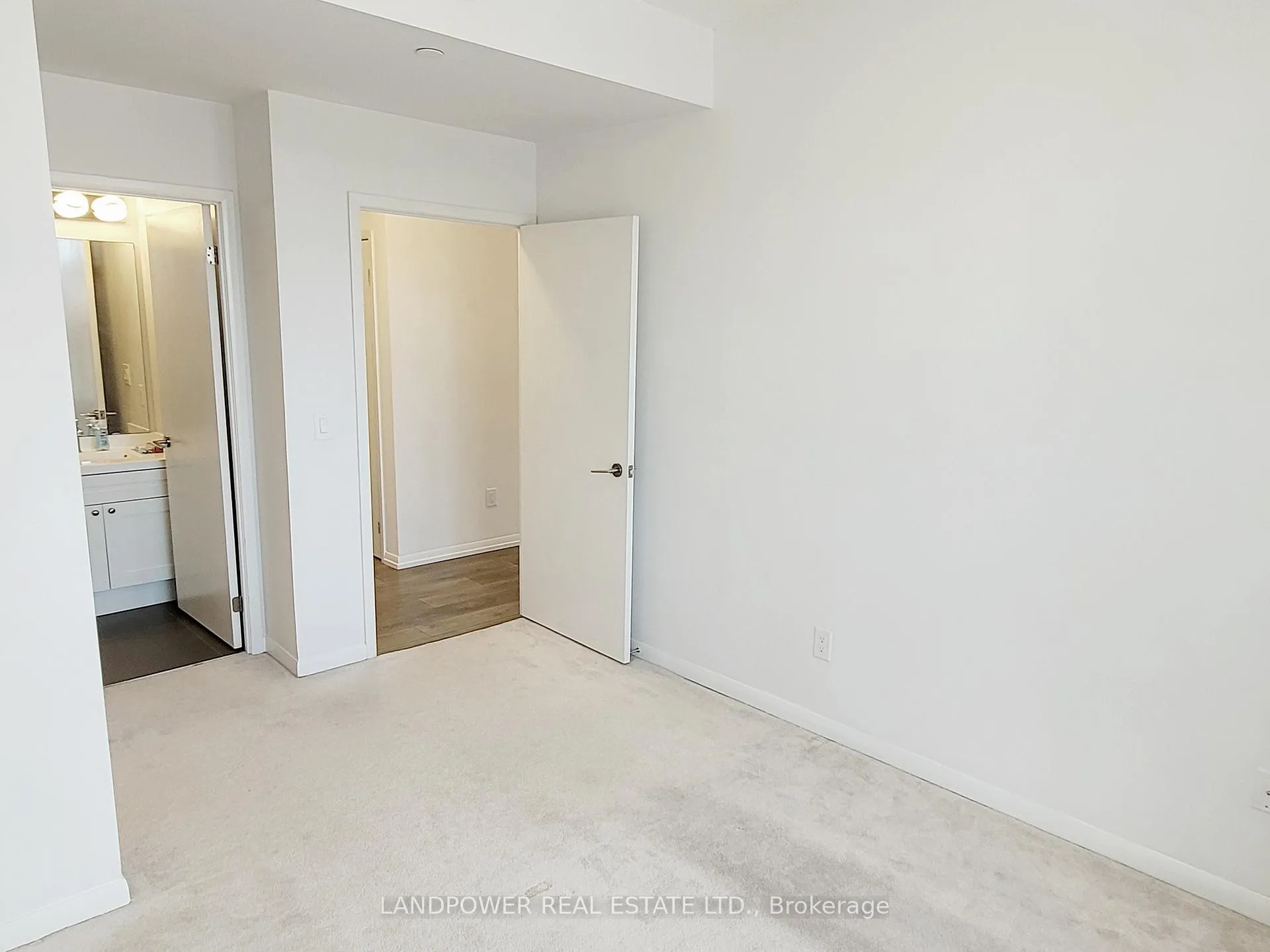Photo 16 of Unit 227, 540 Bur Oak Avenue, Markham, Berczy — HOMEH