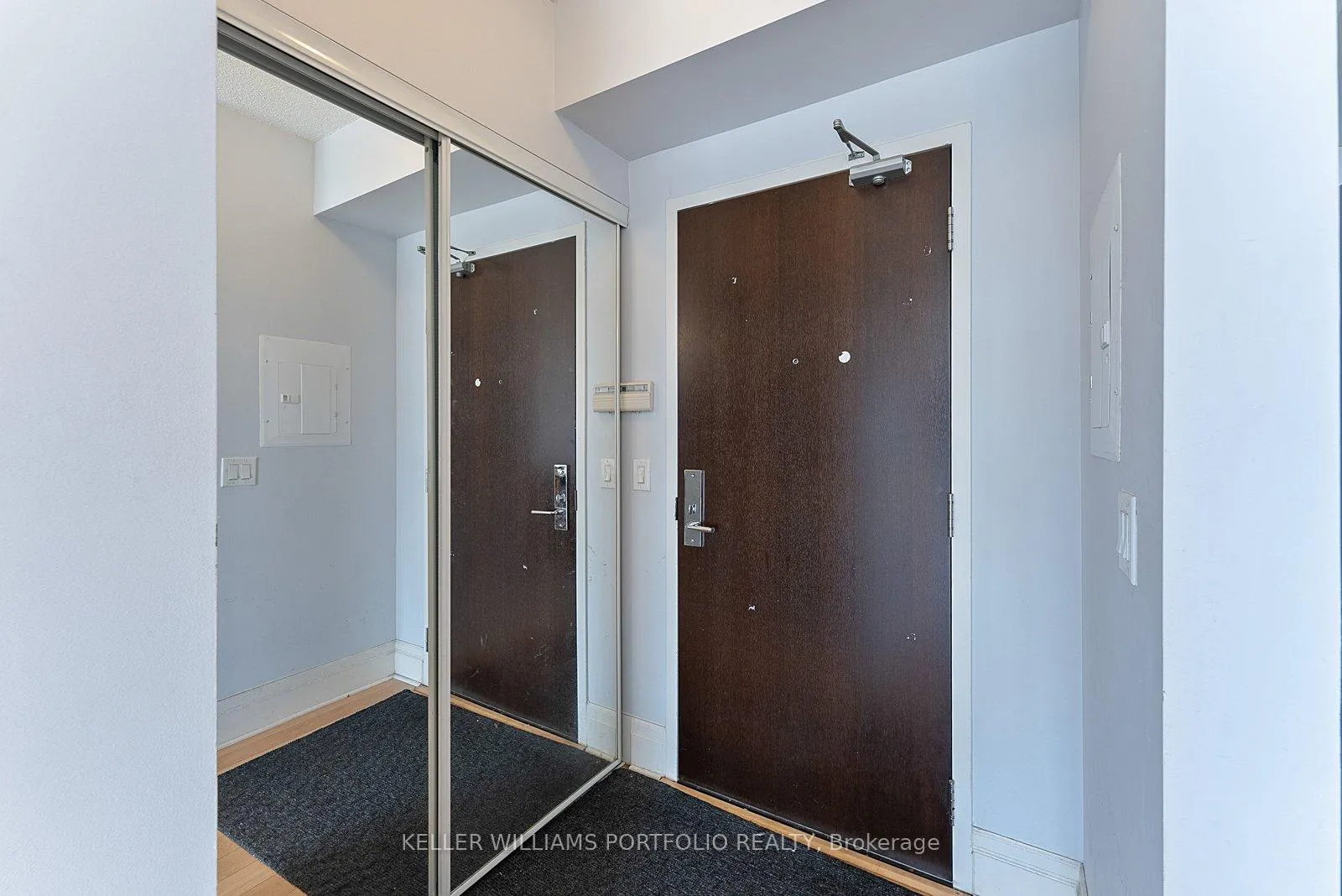 Photo 3 of Unit 607, 39 Upper Duke Crescent, Markham, Unionville — HOMEH