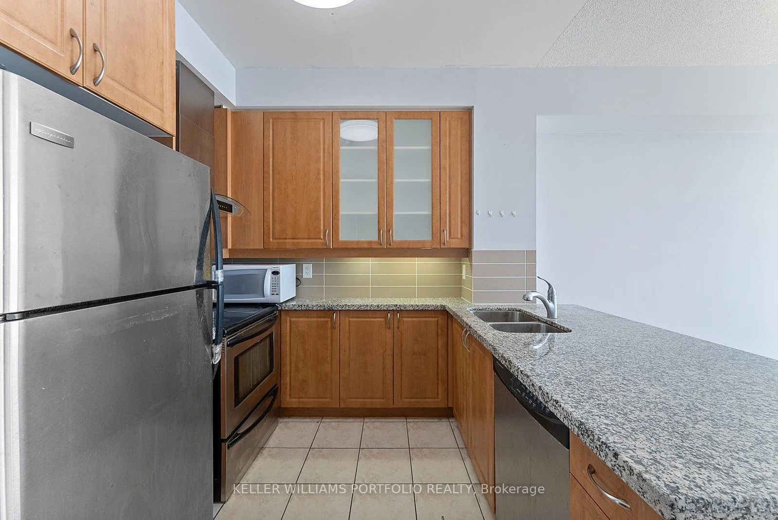 Photo 4 of Unit 607, 39 Upper Duke Crescent, Markham, Unionville — HOMEH