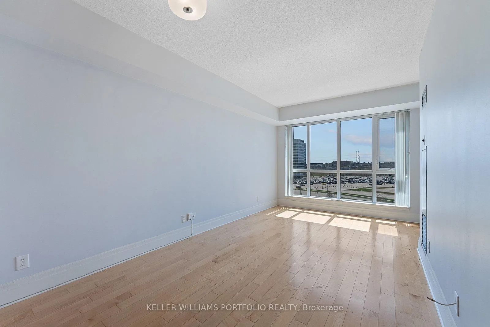 Photo 8 of Unit 607, 39 Upper Duke Crescent, Markham, Unionville — HOMEH