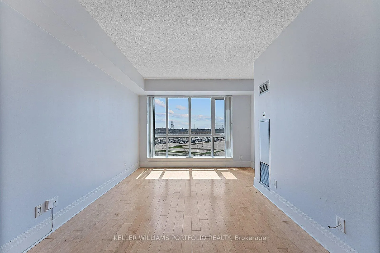 Photo 9 of Unit 607, 39 Upper Duke Crescent, Markham, Unionville — HOMEH