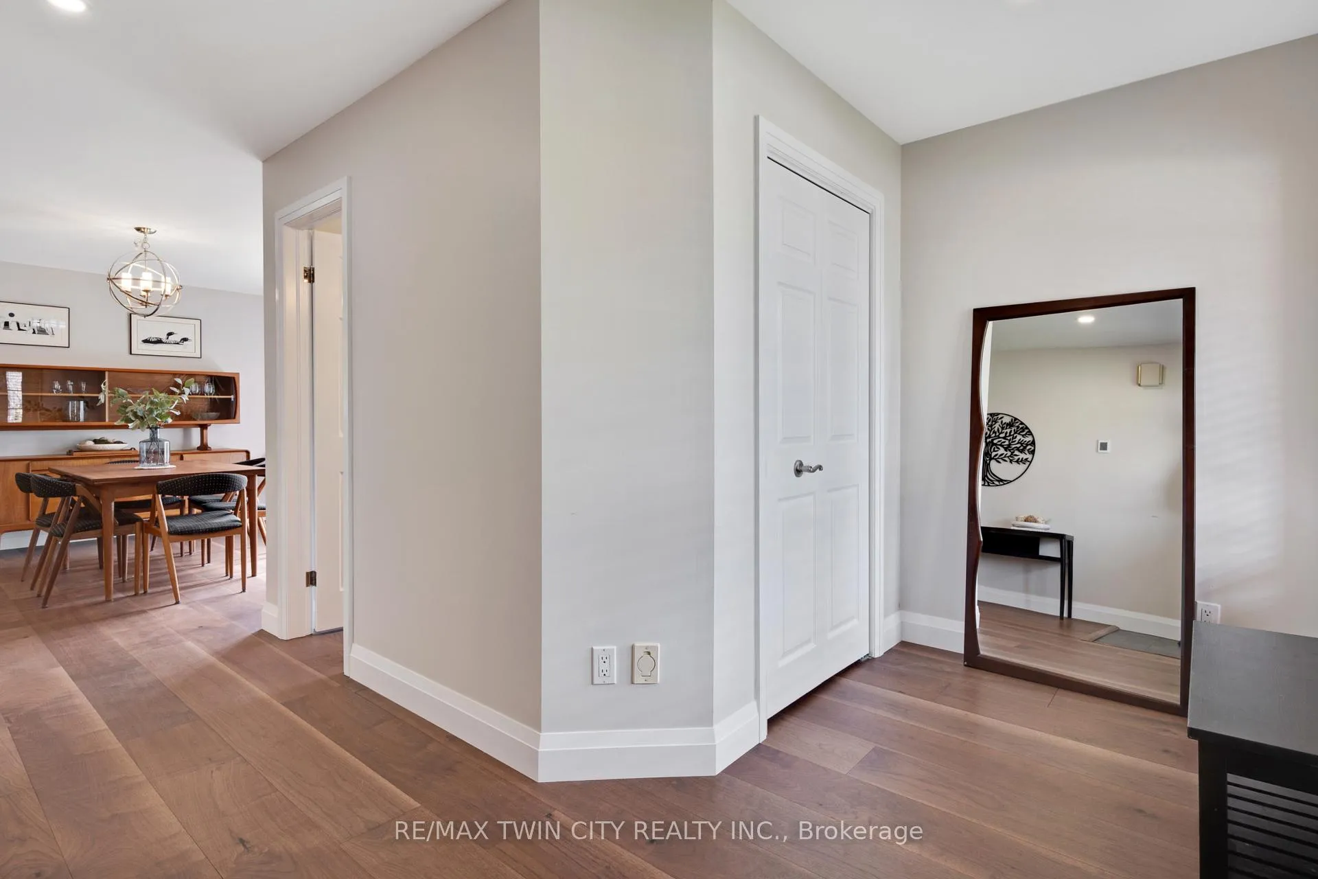 Photo 3 of 514 Birchleaf Walk, Waterloo, Westvale — HOMEH