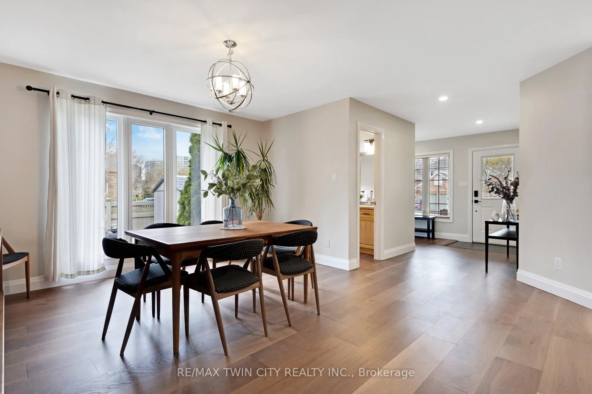 Photo 8 of 514 Birchleaf Walk, Waterloo, Westvale — HOMEH