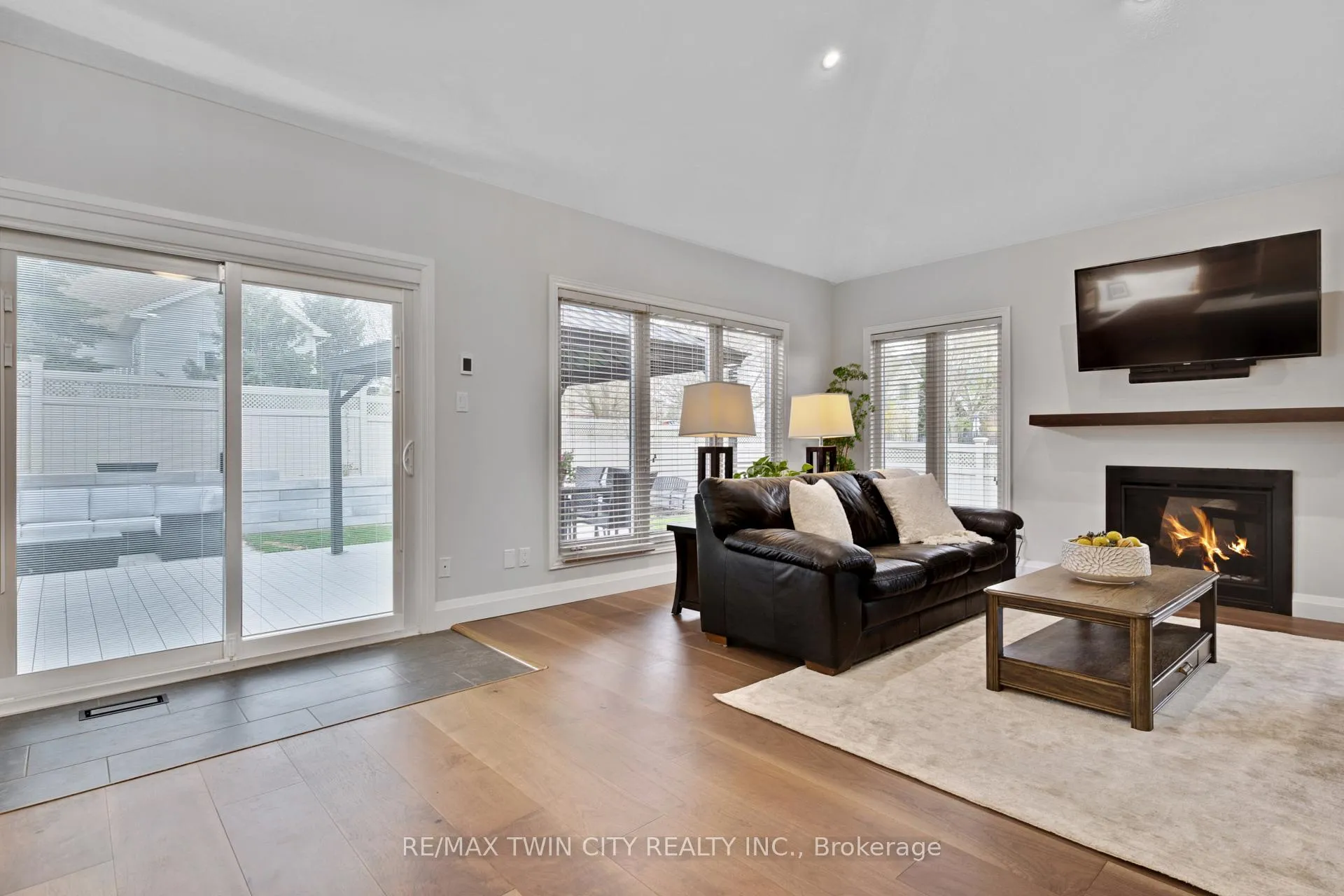 Photo 11 of 514 Birchleaf Walk, Waterloo, Westvale — HOMEH