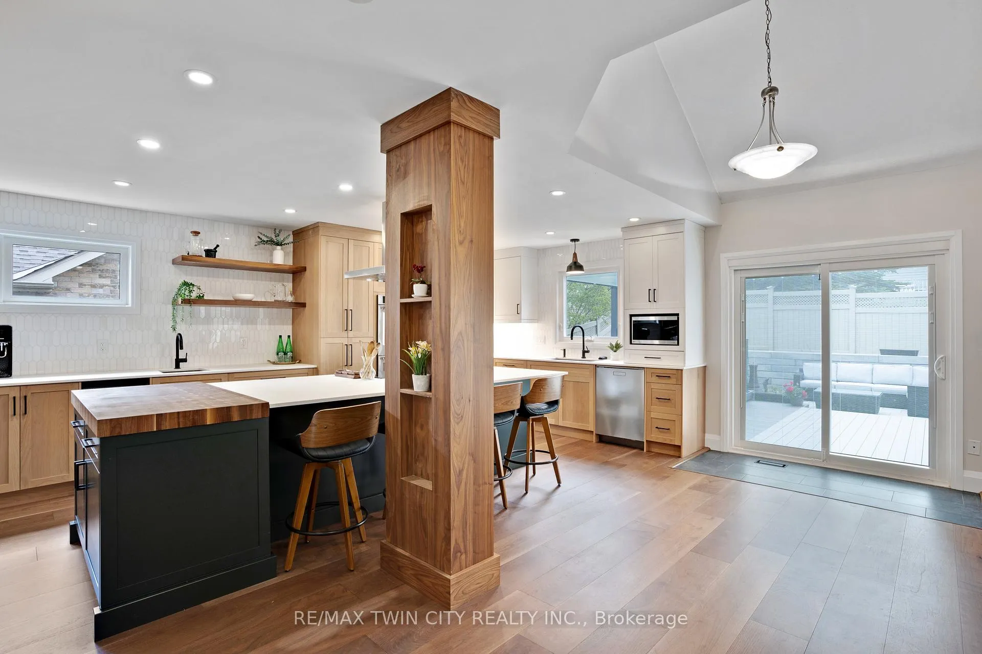 Photo 13 of 514 Birchleaf Walk, Waterloo, Westvale — HOMEH