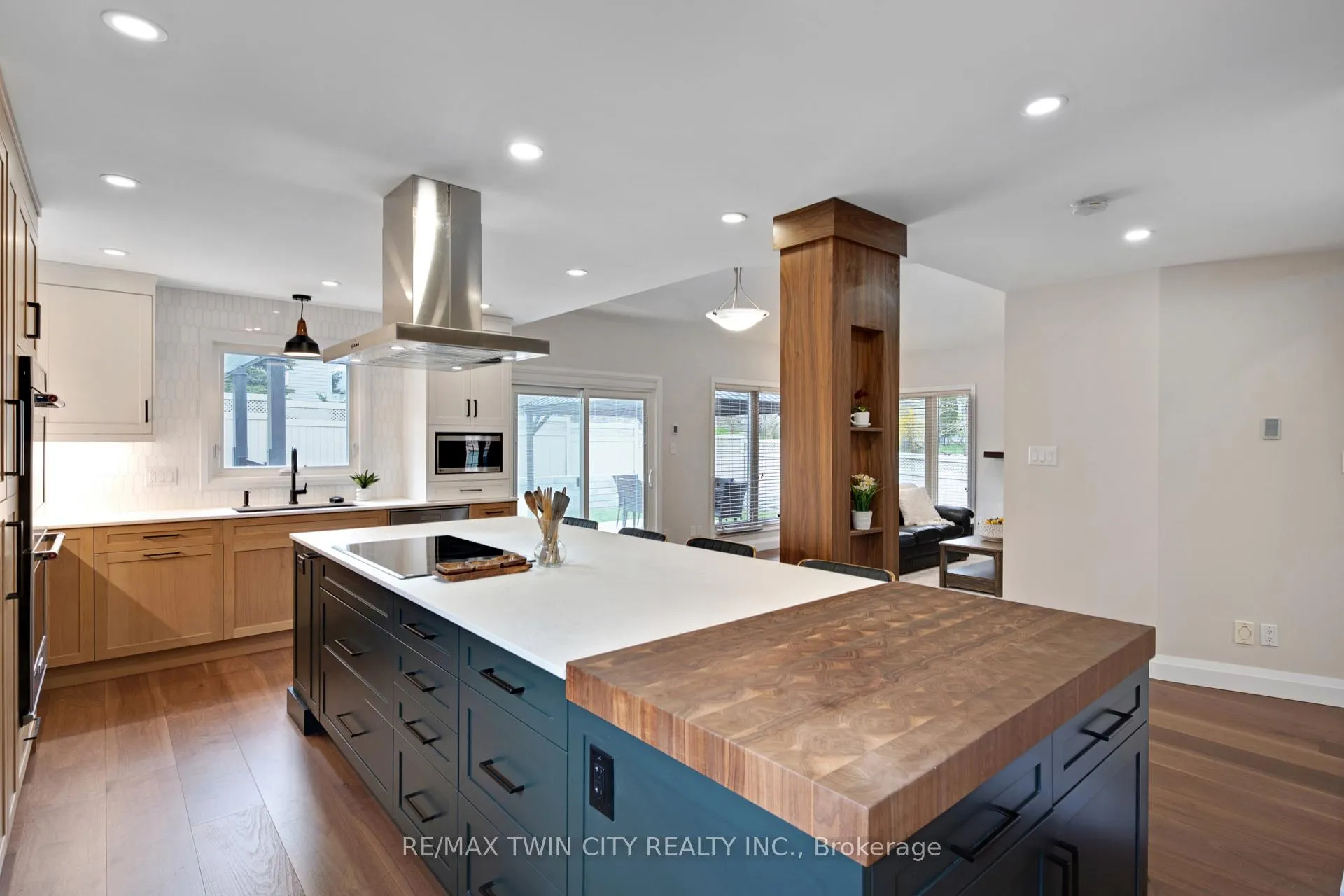 Photo 16 of 514 Birchleaf Walk, Waterloo, Westvale — HOMEH