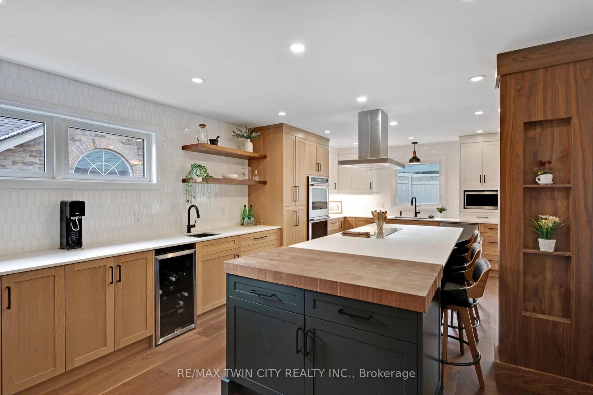Photo 17 of 514 Birchleaf Walk, Waterloo, Westvale — HOMEH