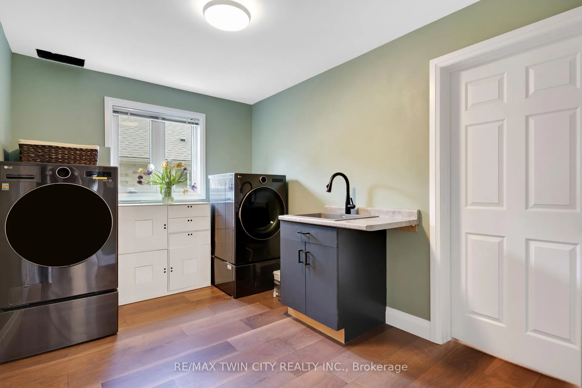 Photo 20 of 514 Birchleaf Walk, Waterloo, Westvale — HOMEH