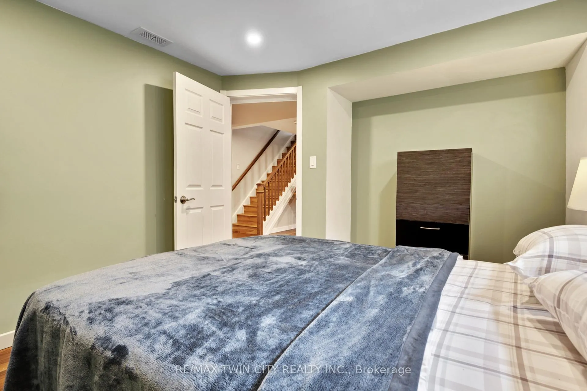 Photo 42 of 514 Birchleaf Walk, Waterloo, Westvale — HOMEH