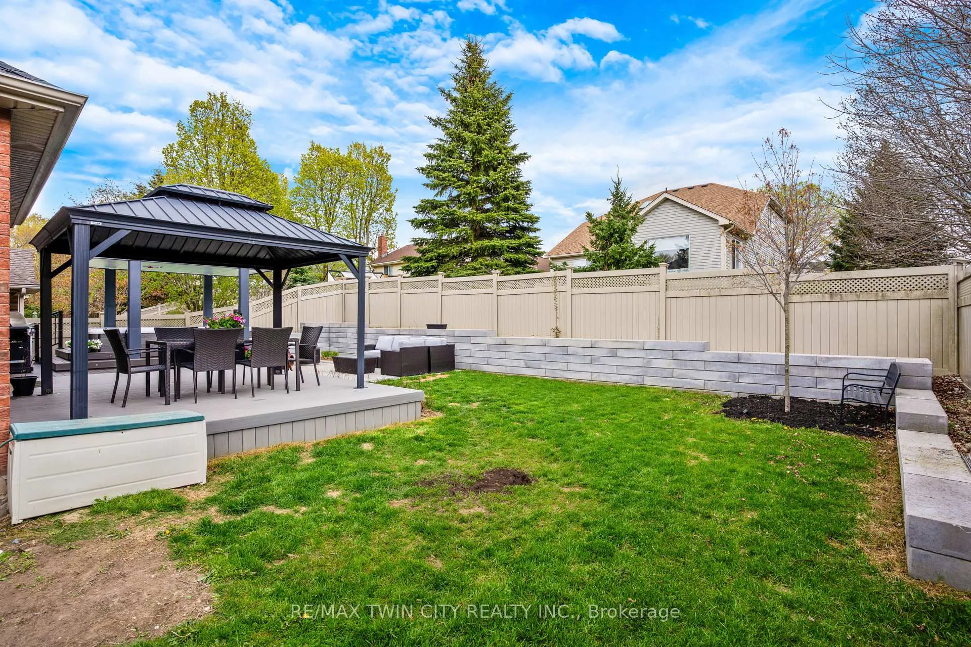 Photo 44 of 514 Birchleaf Walk, Waterloo, Westvale — HOMEH