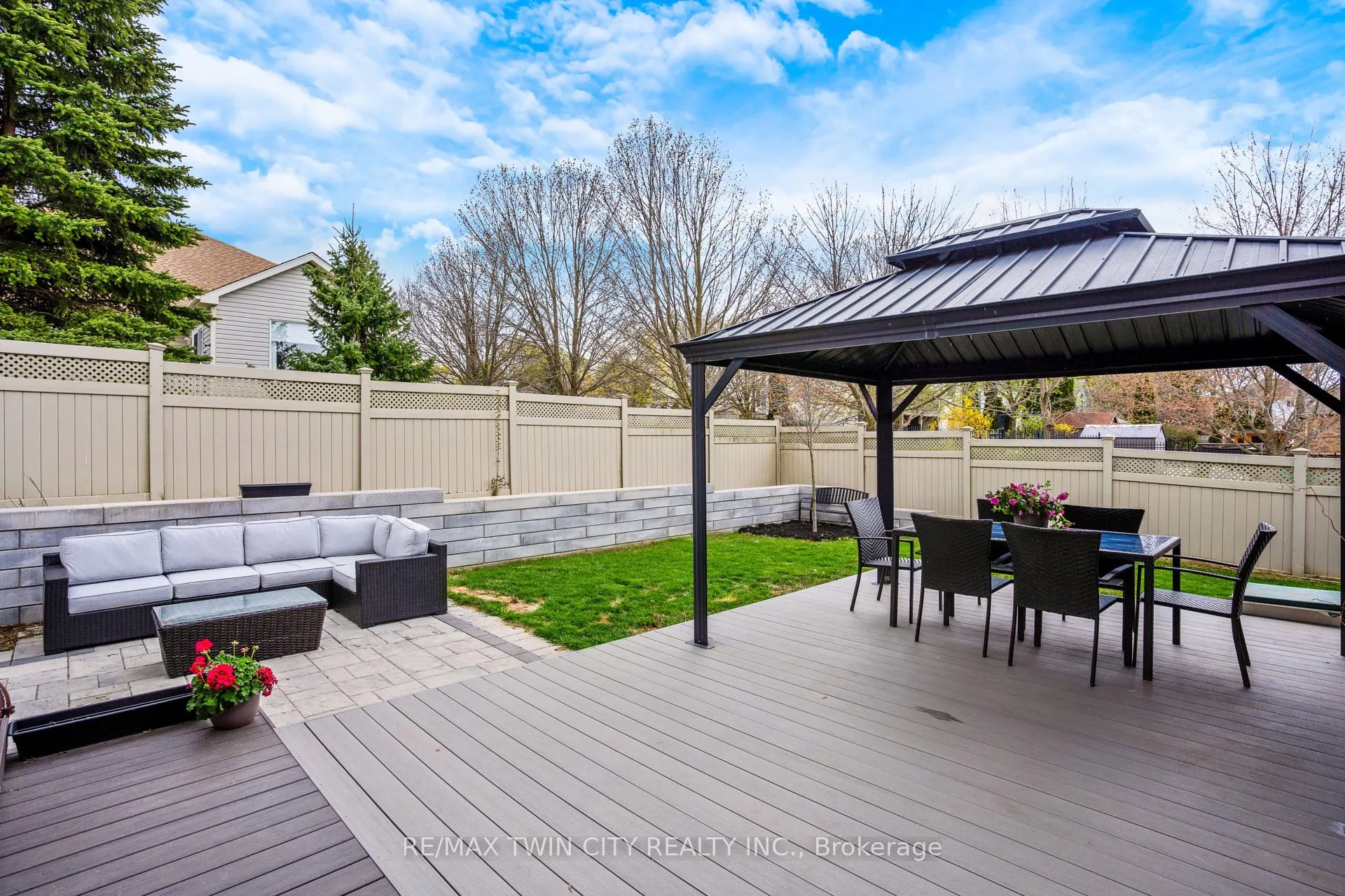 Photo 47 of 514 Birchleaf Walk, Waterloo, Westvale — HOMEH
