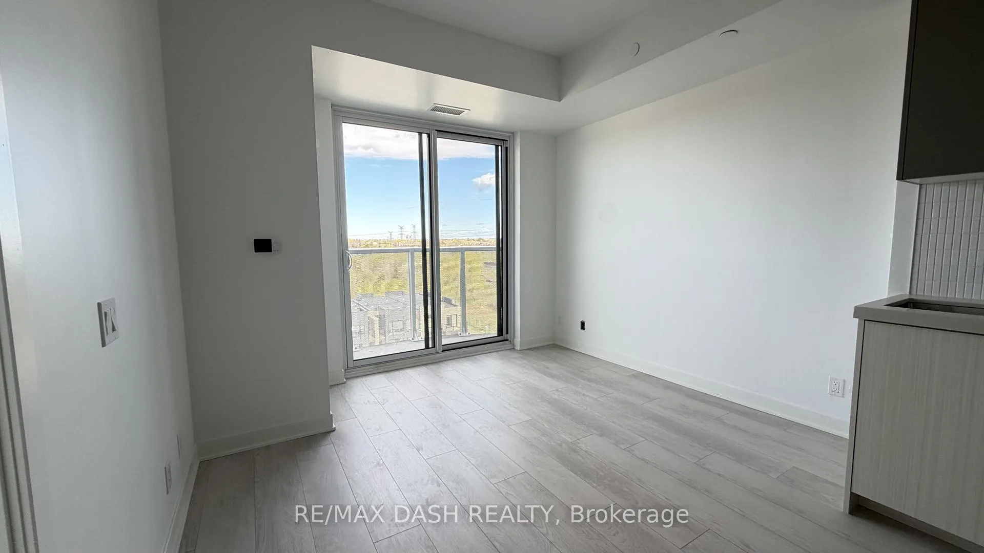 Photo 13 of Unit 608, 10 Flavelle Trail, Vaughan, Steeles West Industrial — HOMEH