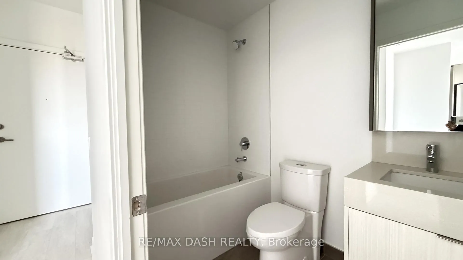 Photo 16 of Unit 608, 10 Flavelle Trail, Vaughan, Steeles West Industrial — HOMEH