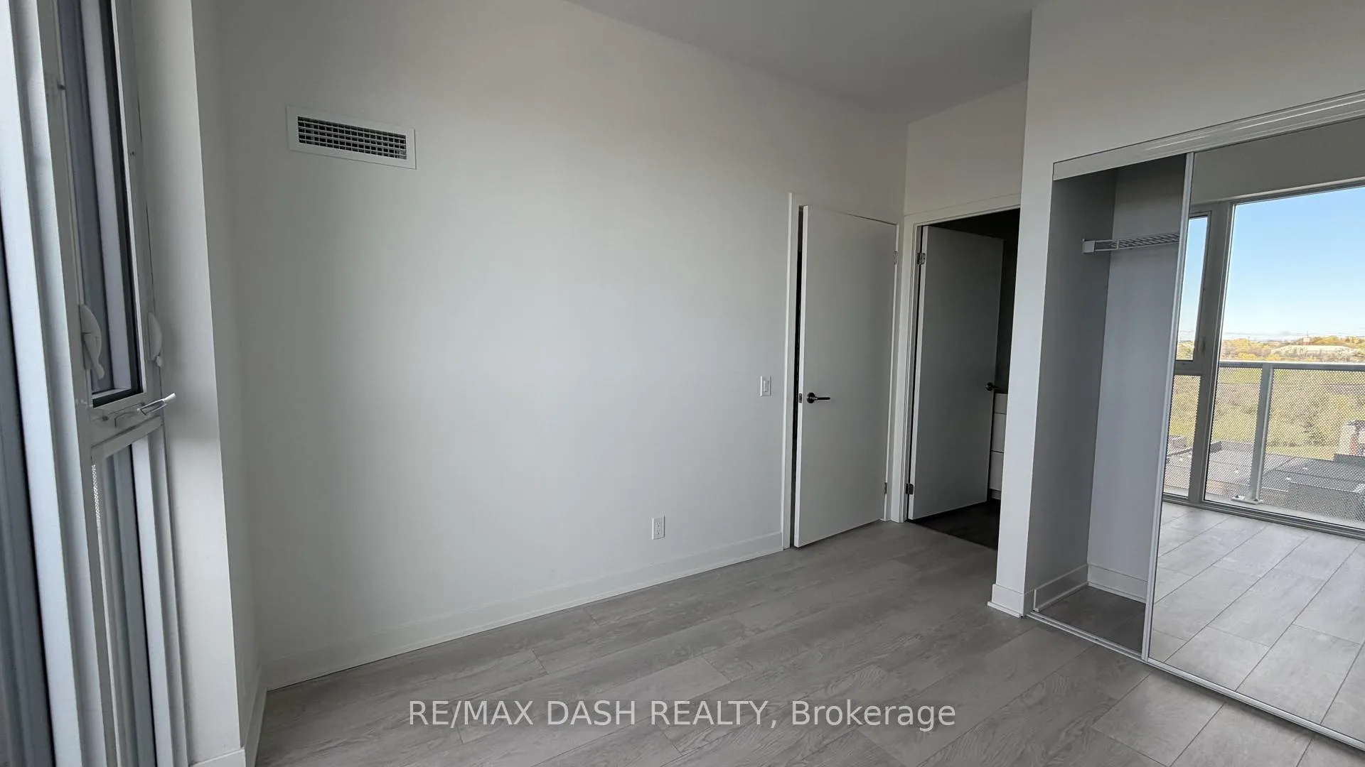 Photo 19 of Unit 608, 10 Flavelle Trail, Vaughan, Steeles West Industrial — HOMEH