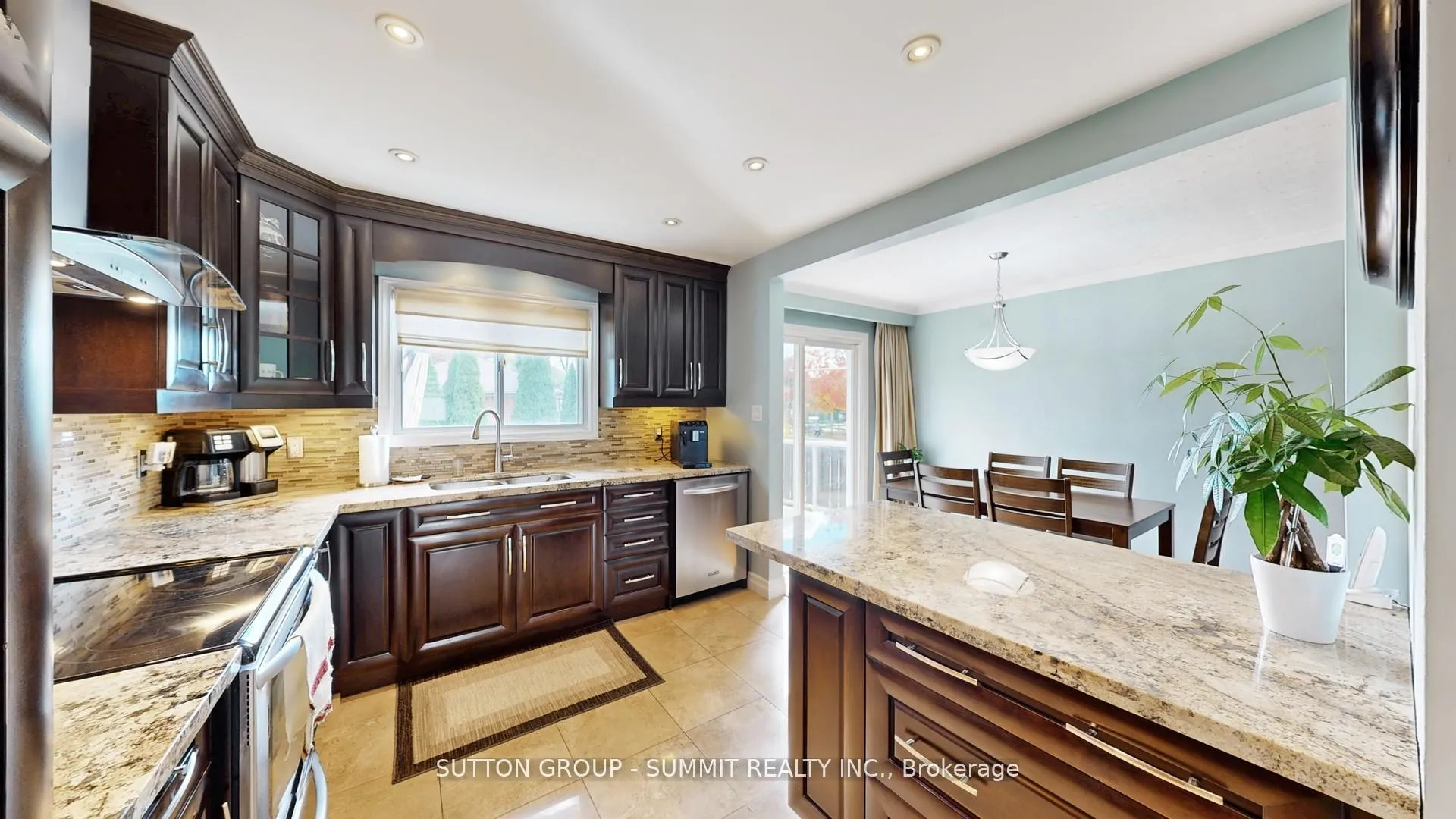 Photo 10 of 29 Fallowfield Road, Etobicoke, Rexdale-Kipling — HOMEH