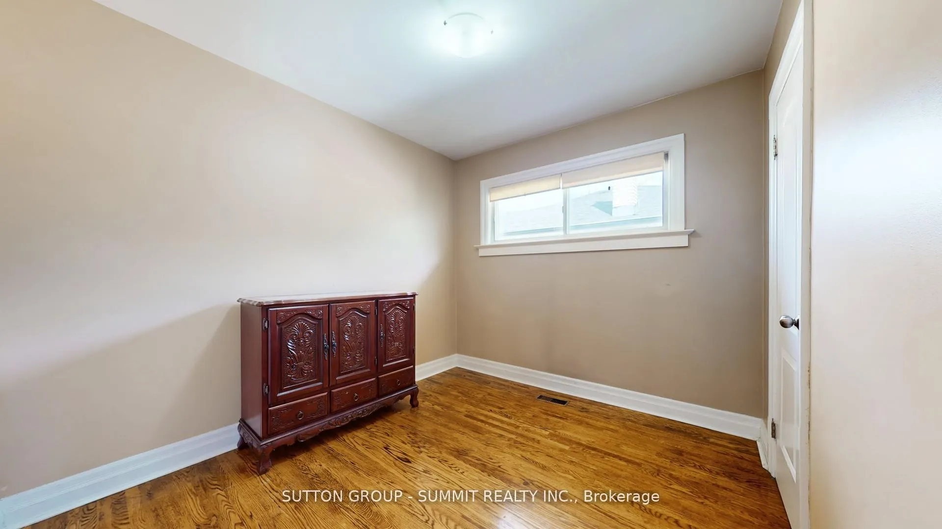 Photo 12 of 29 Fallowfield Road, Etobicoke, Rexdale-Kipling — HOMEH