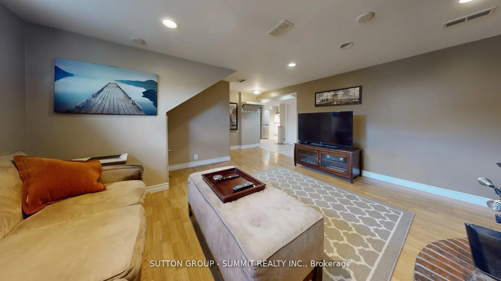 Photo 19 of 29 Fallowfield Road, Etobicoke, Rexdale-Kipling — HOMEH