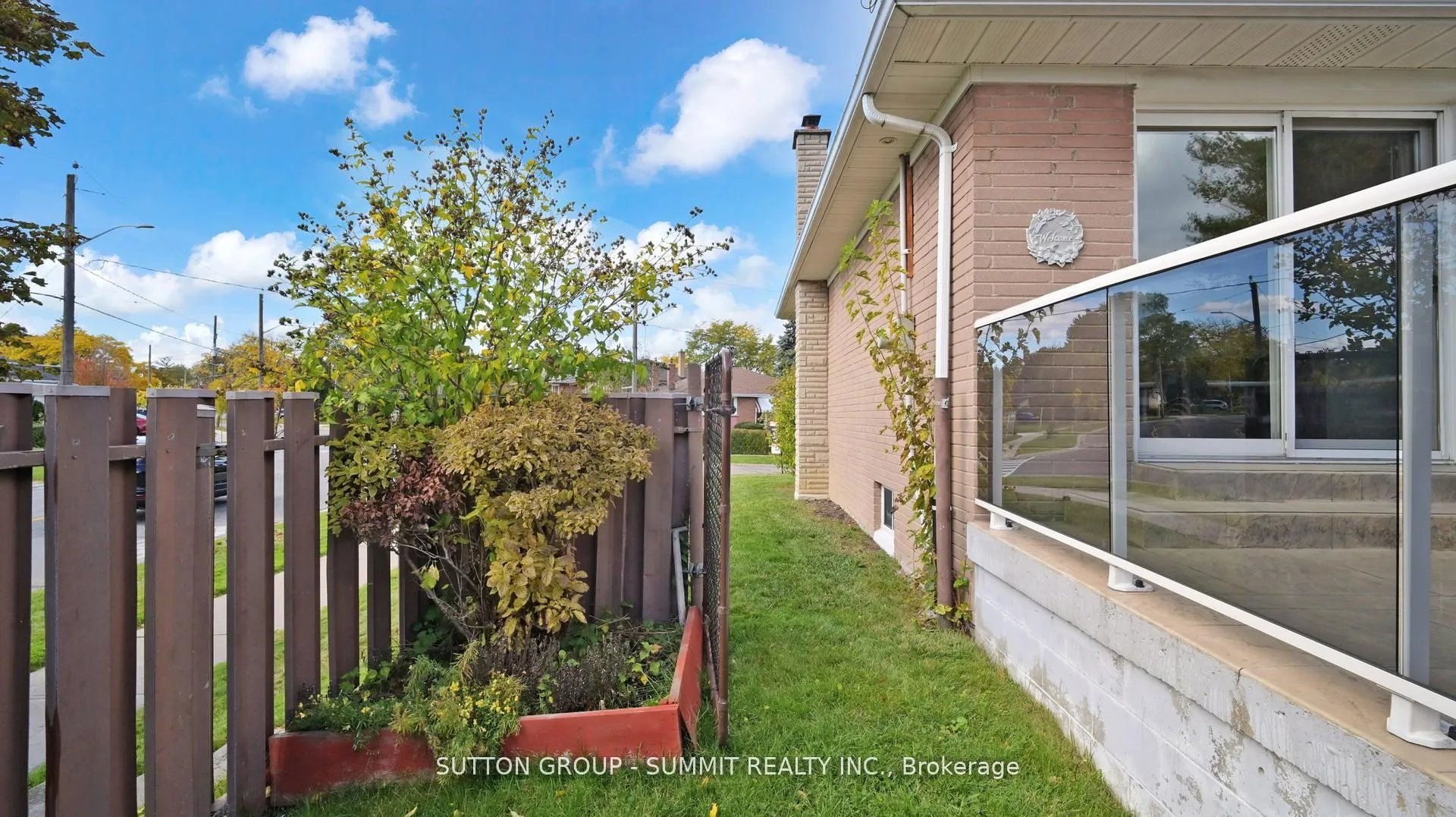 Photo 26 of 29 Fallowfield Road, Etobicoke, Rexdale-Kipling — HOMEH