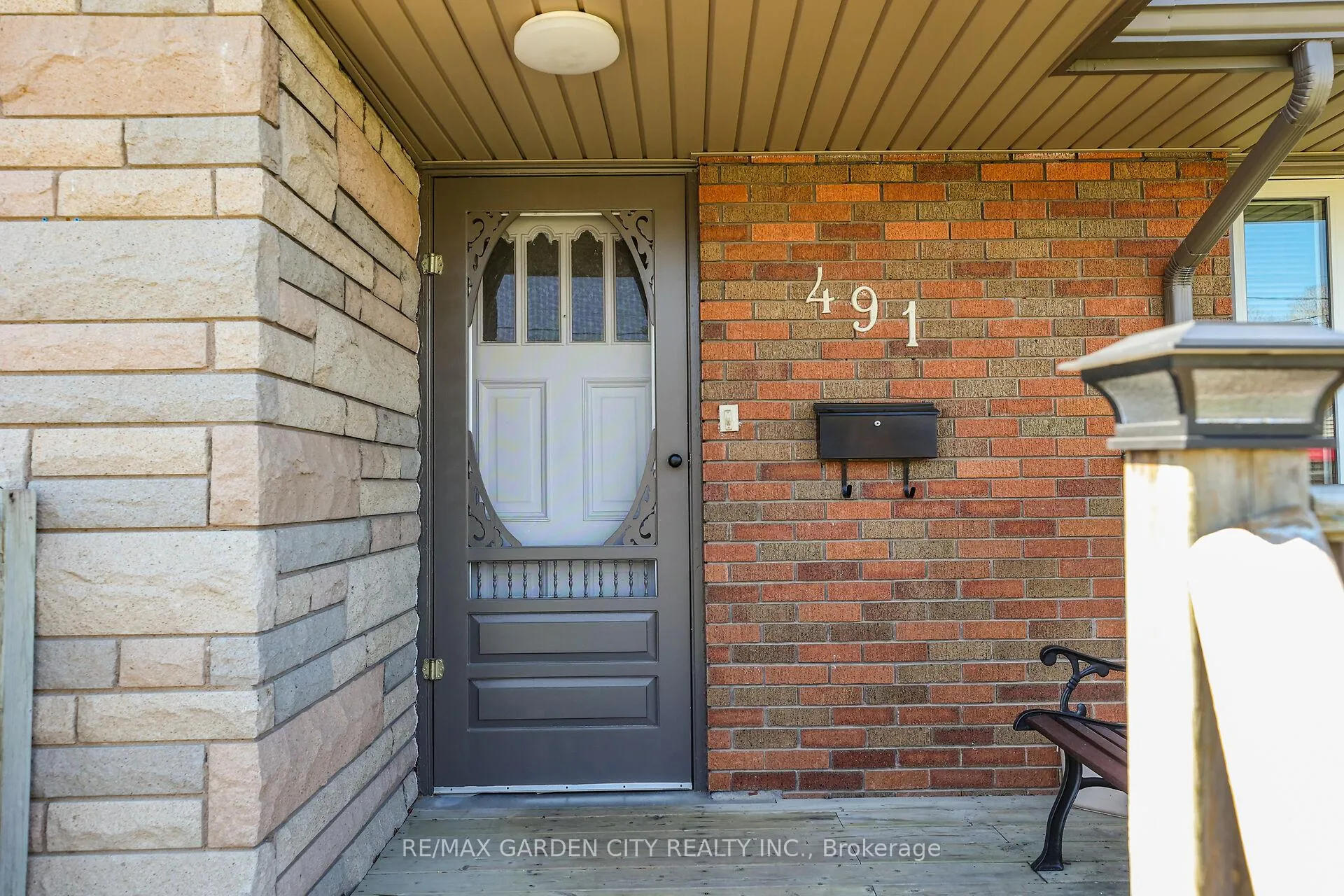 Photo 4 of 491 Niagara Street, St. Catharines, Vine/Linwell — HOMEH