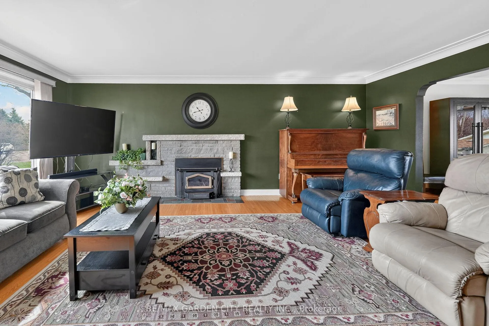 Photo 8 of 491 Niagara Street, St. Catharines, Vine/Linwell — HOMEH