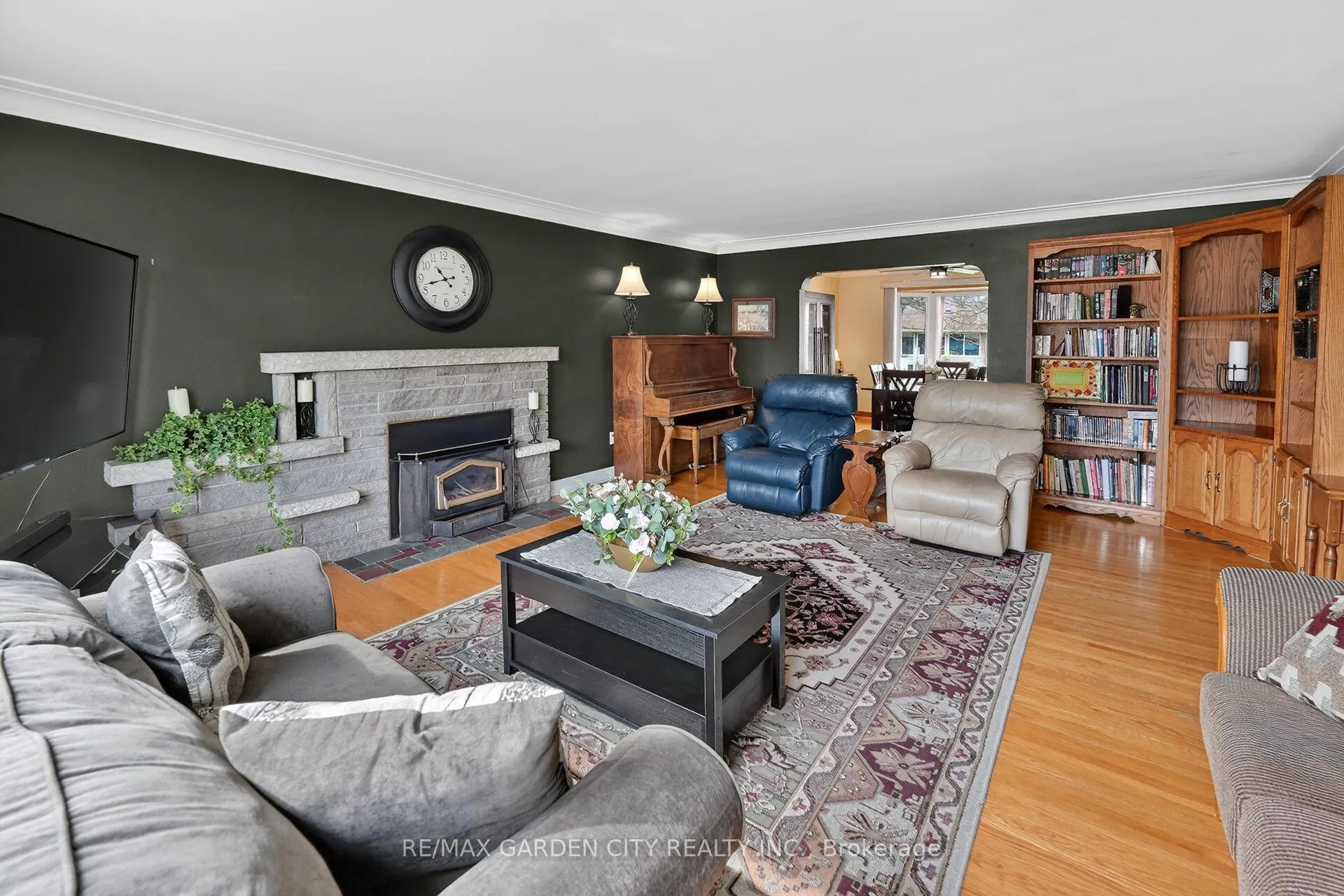 Photo 9 of 491 Niagara Street, St. Catharines, Vine/Linwell — HOMEH