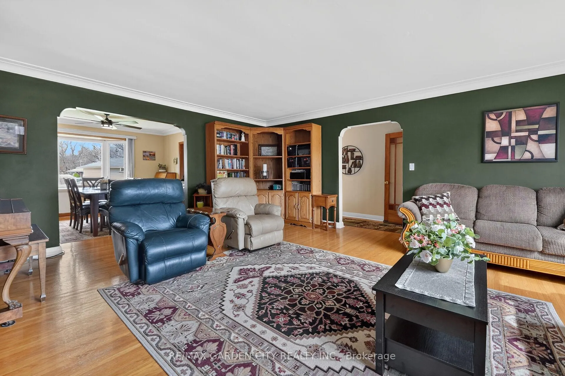 Photo 10 of 491 Niagara Street, St. Catharines, Vine/Linwell — HOMEH