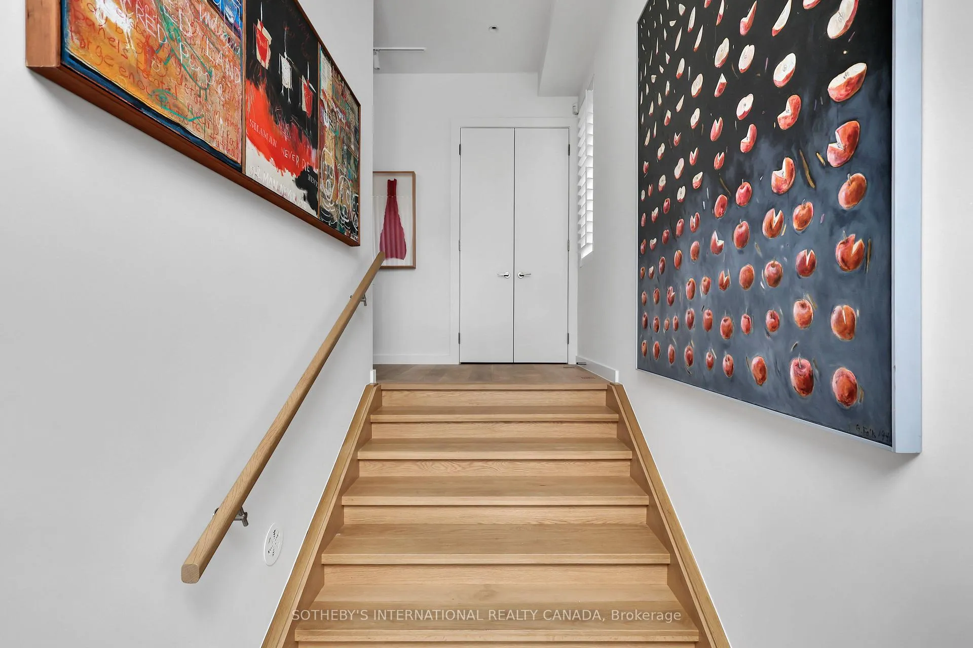 Photo 3 of 323 St Clair Avenue E, Toronto, Rosedale-Moore Park — HOMEH